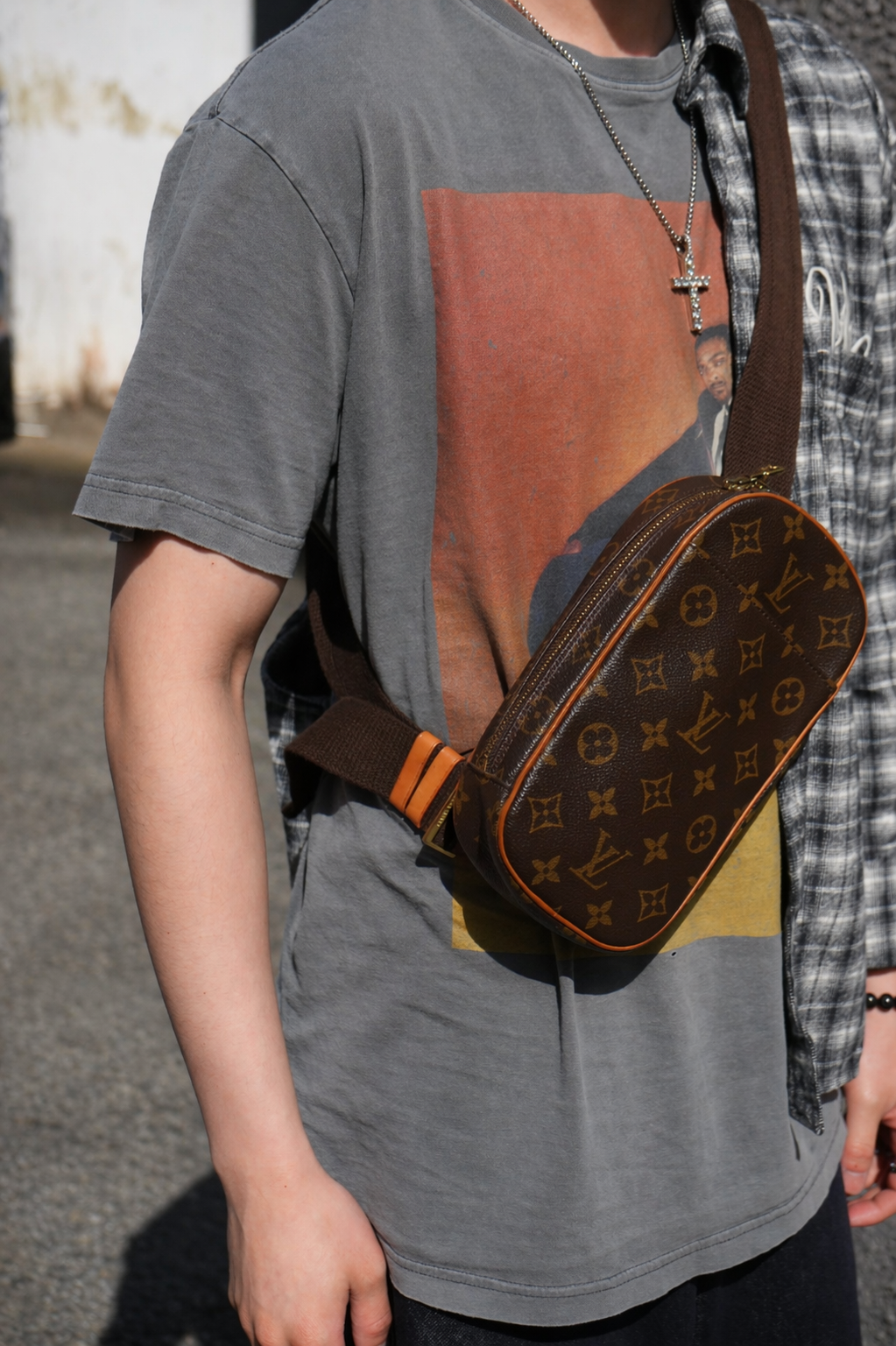 Louis Vuitton 2002 Monogram Pochette Gange Bag