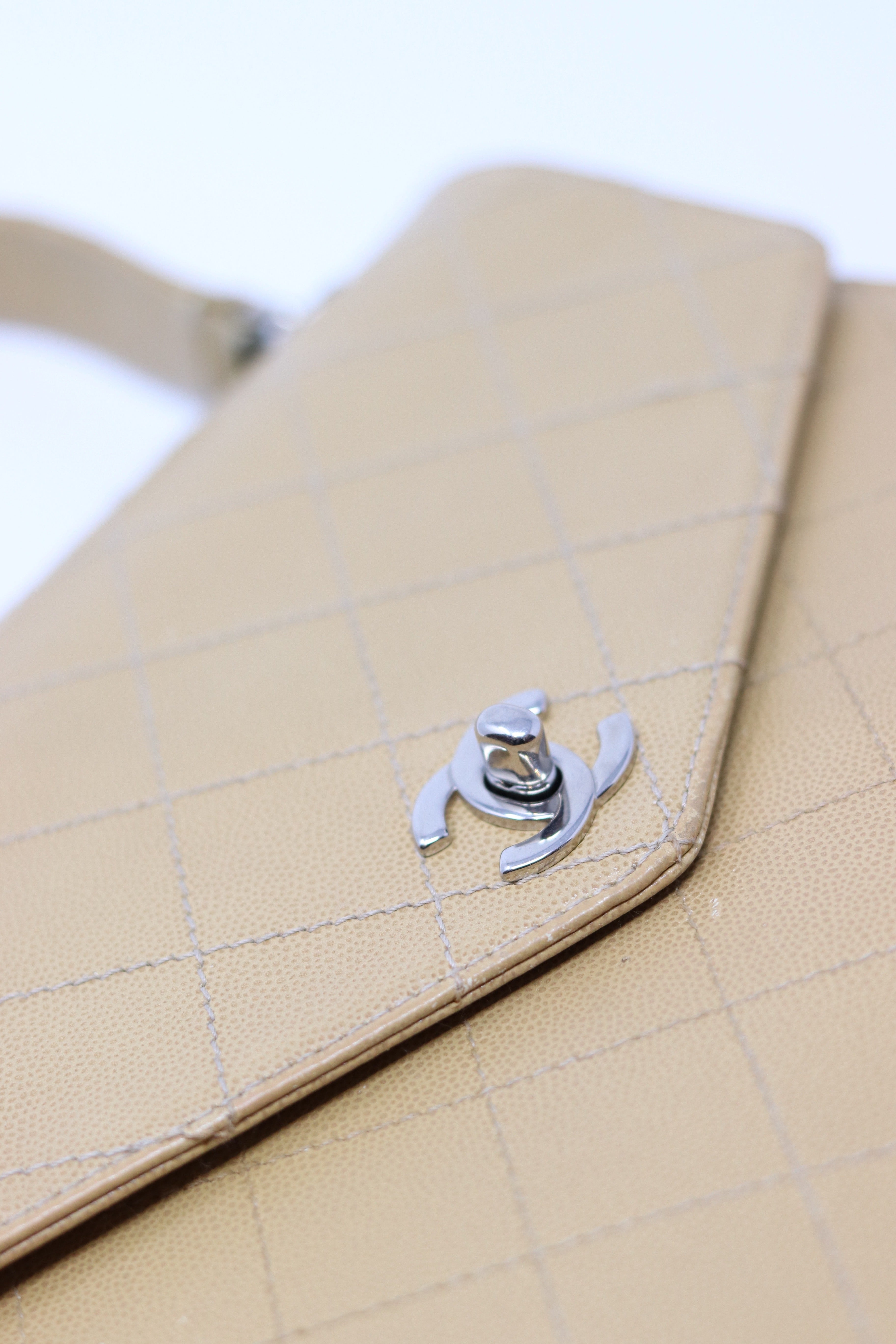 Pre-Owned CHANEL Beige Wild Stitch Kelly Top Handle Bag