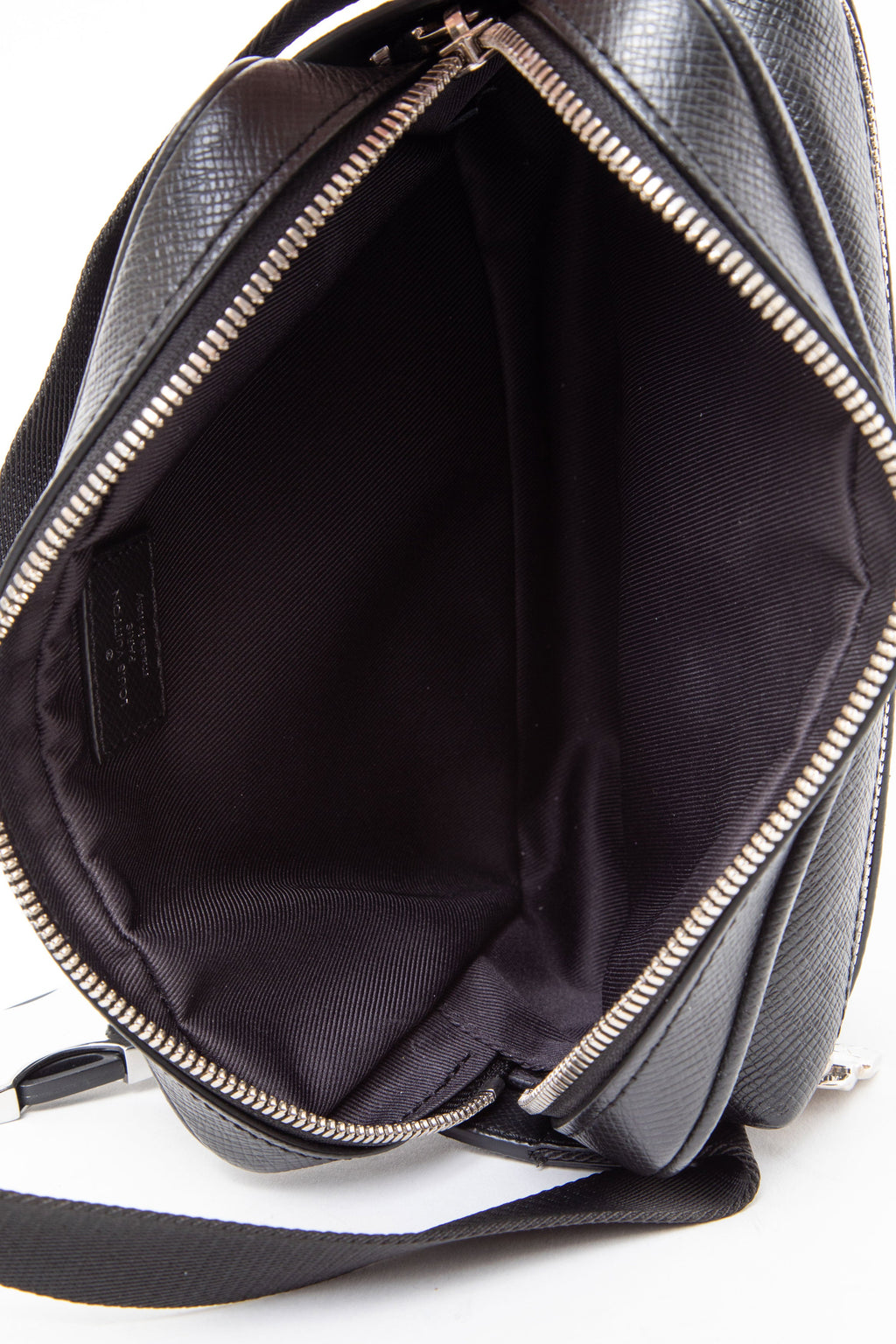 Louis Vuitton 2019 Taiga Monogram Outdoor Bumbag Black