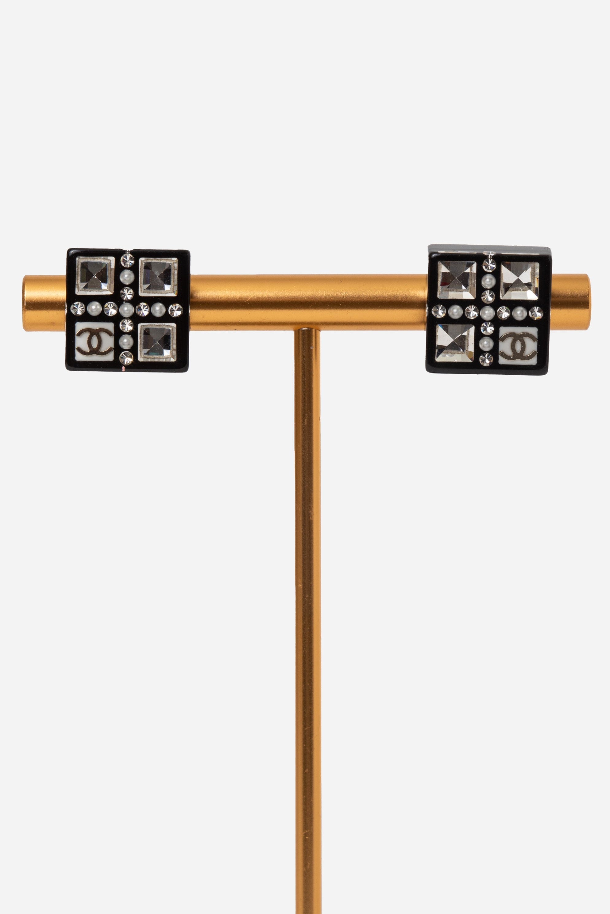 Pre-Owned Chanel 2019 Black Resin Square Crystal Stud Earrings
