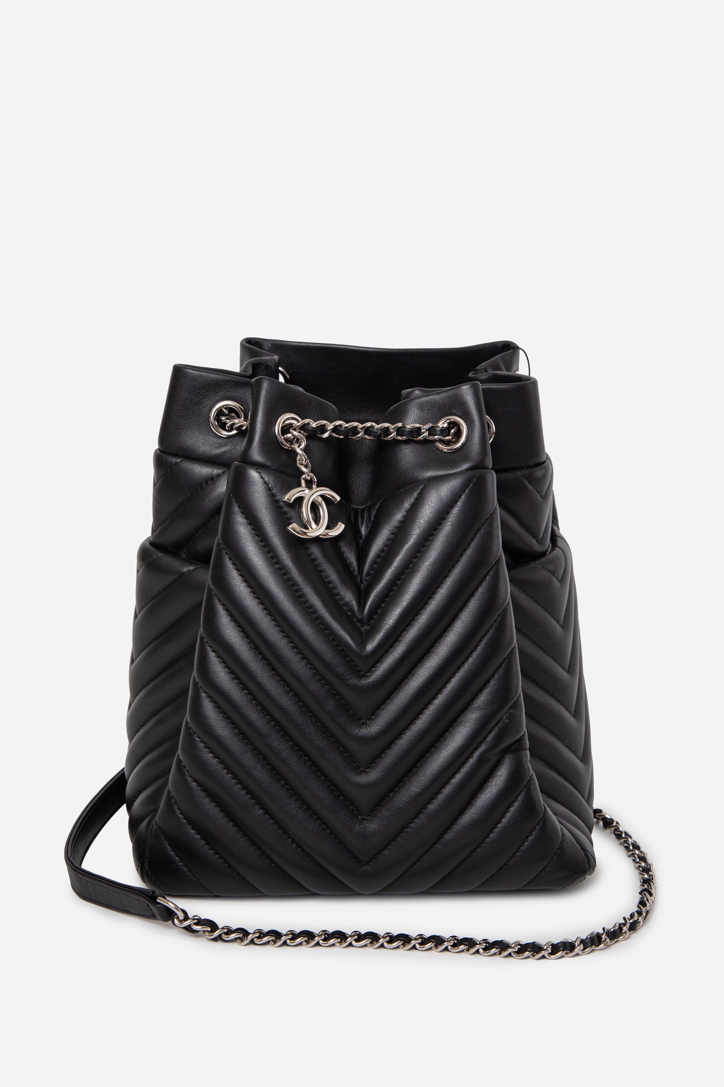 Pre-owned Chanel Black Calfskin Chevron Urban Spirit Bucket Bag