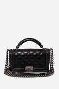 Pre-Owned Chanel Black Medium Boy Flap Bag with Handle