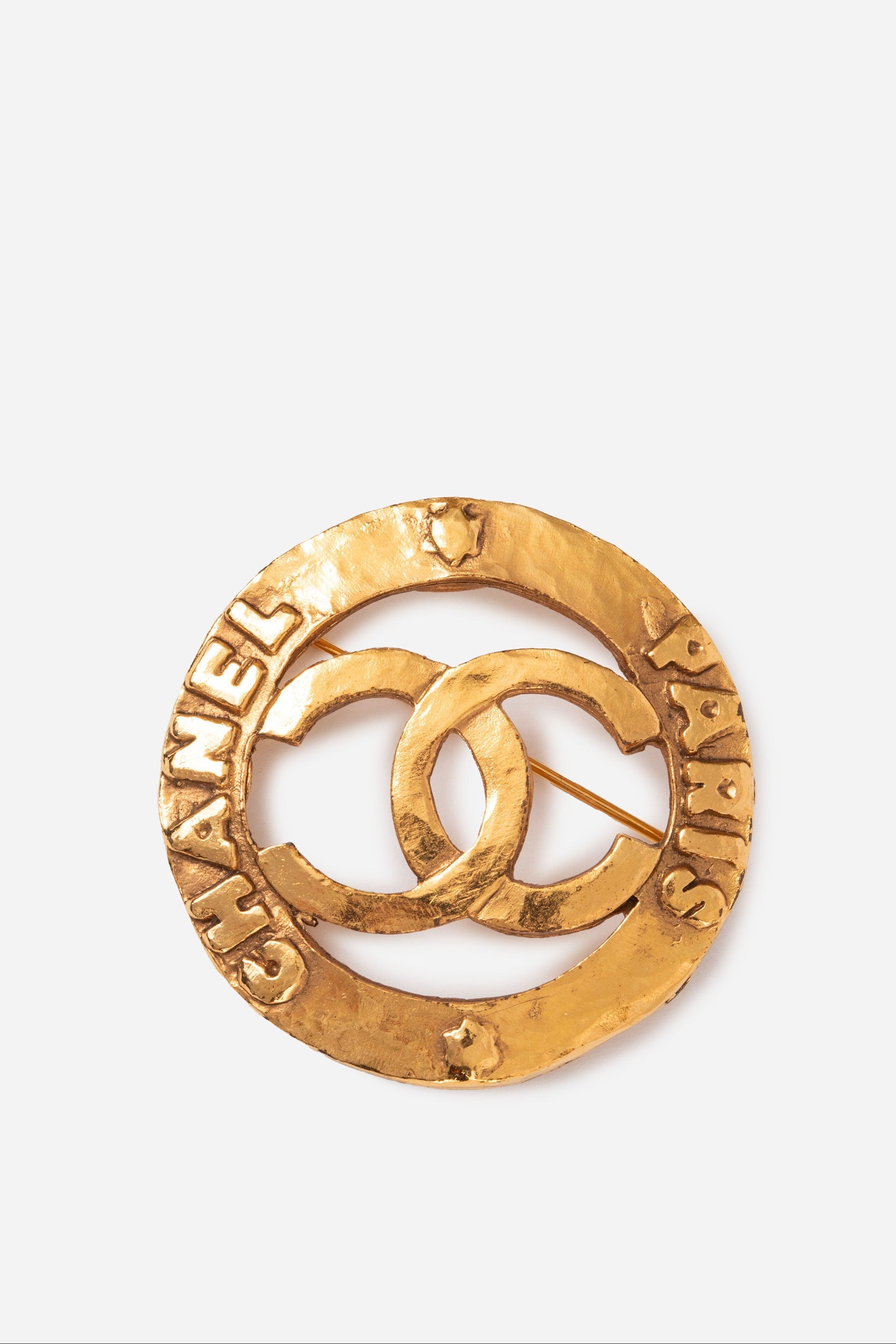 Pre-Owned Chanel Round CC Brooch