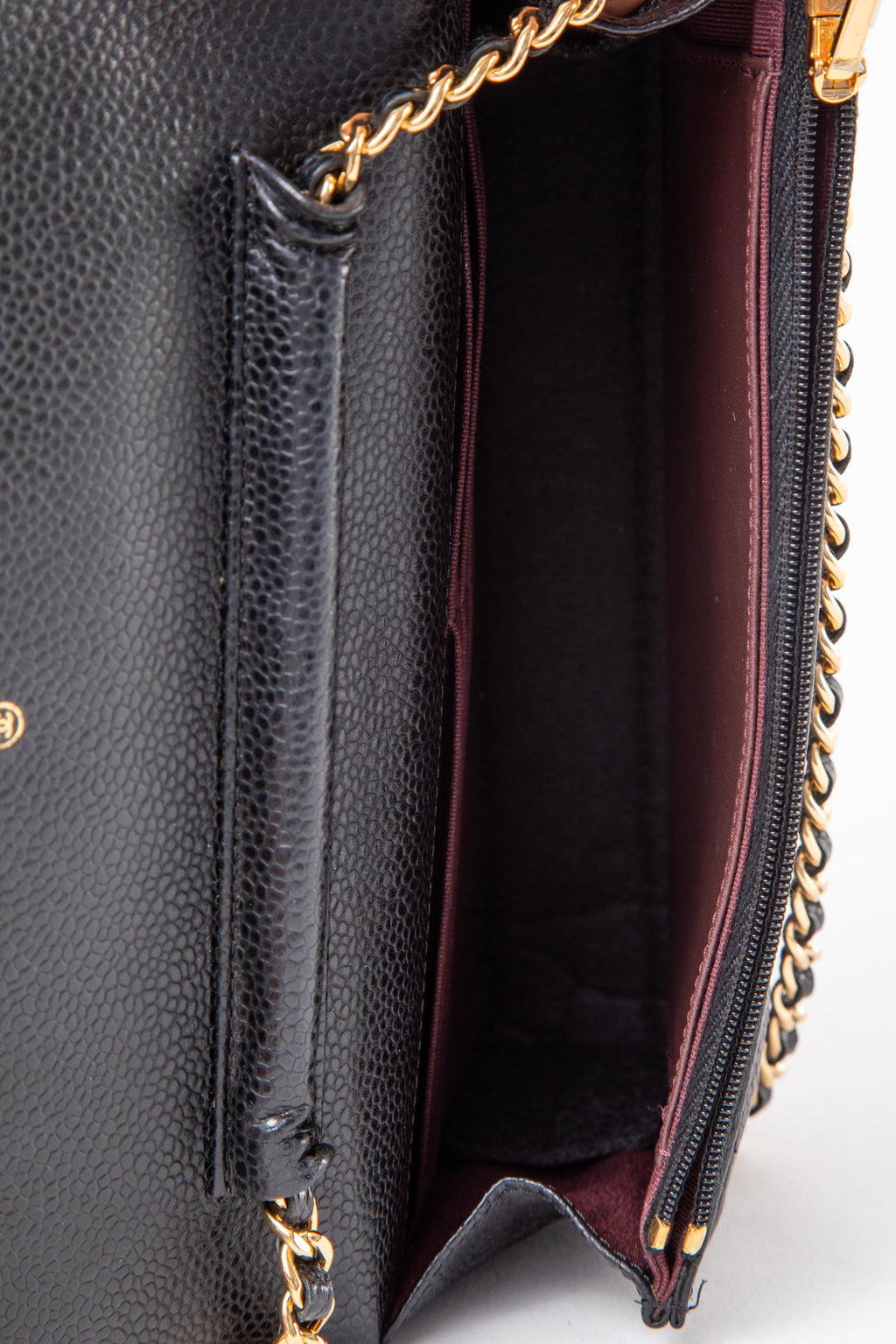 Pre-Owned Chanel Black 2019 Caviar Wallet On Chain