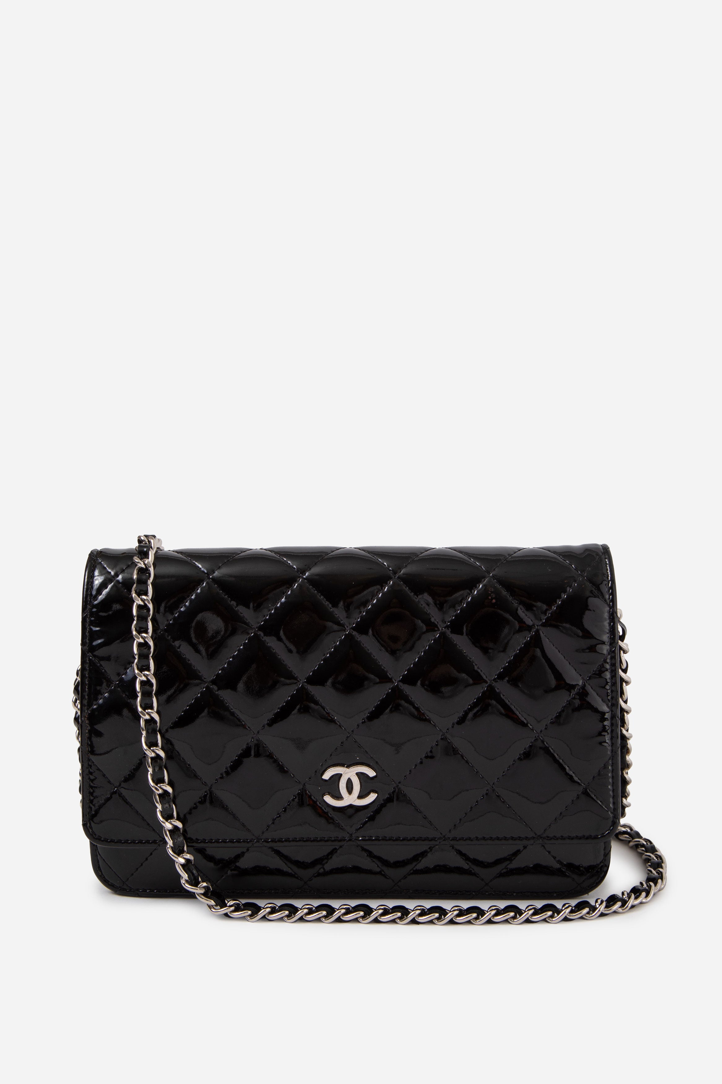 Pre-Owned CHANEL 2011 Black Patent Classic Wallet On Chain