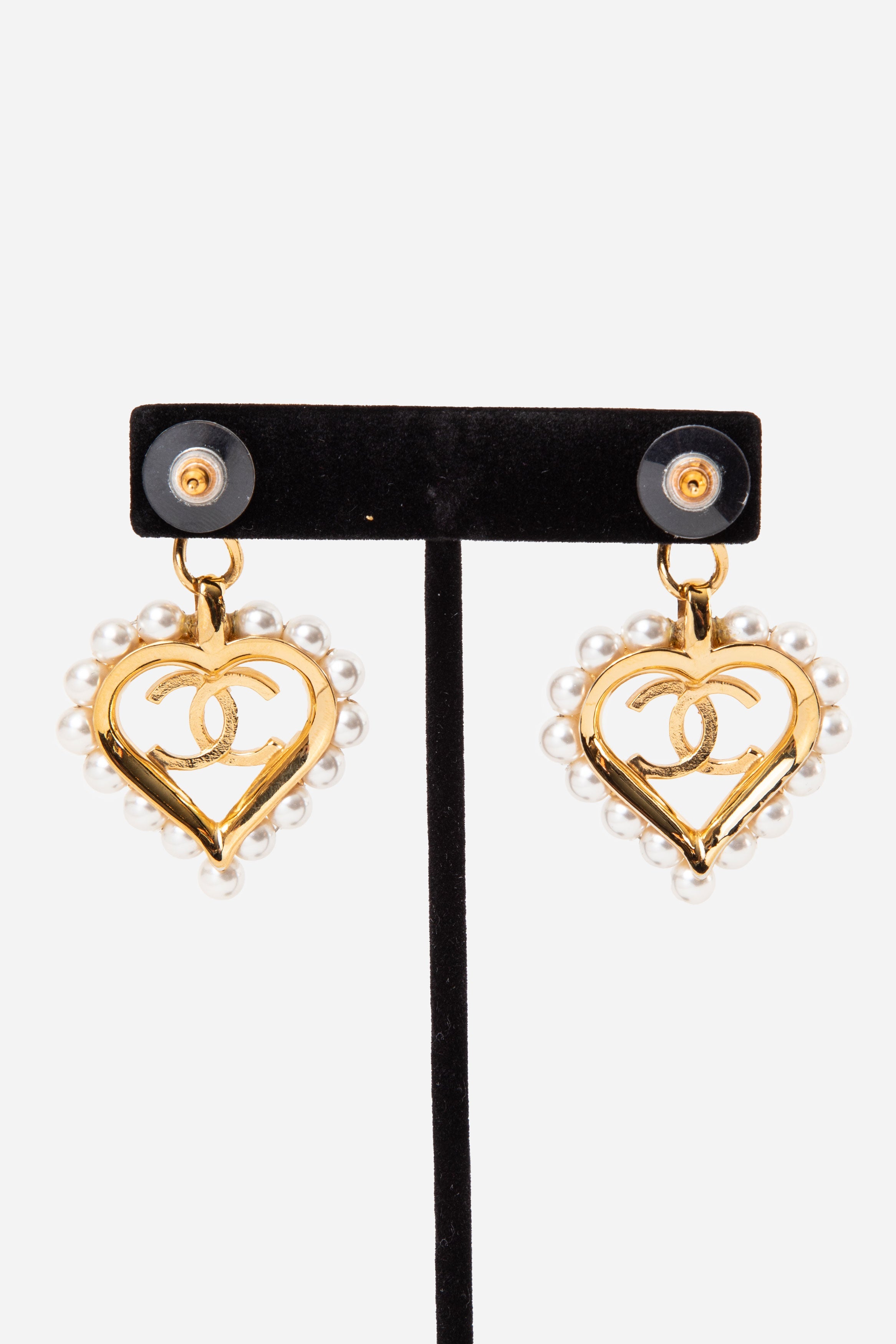 Pre-Owned Chanel 2019 Pearl Heart CC Drop Earrings