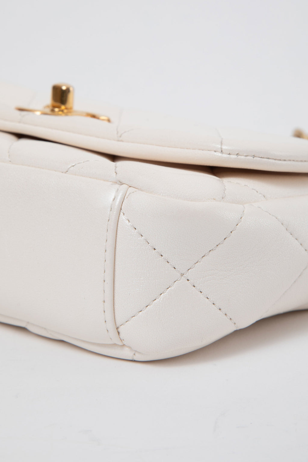Pre-Owned Chanel 2024 Lambskin Quilted Logo Chain Mini Flap Bag