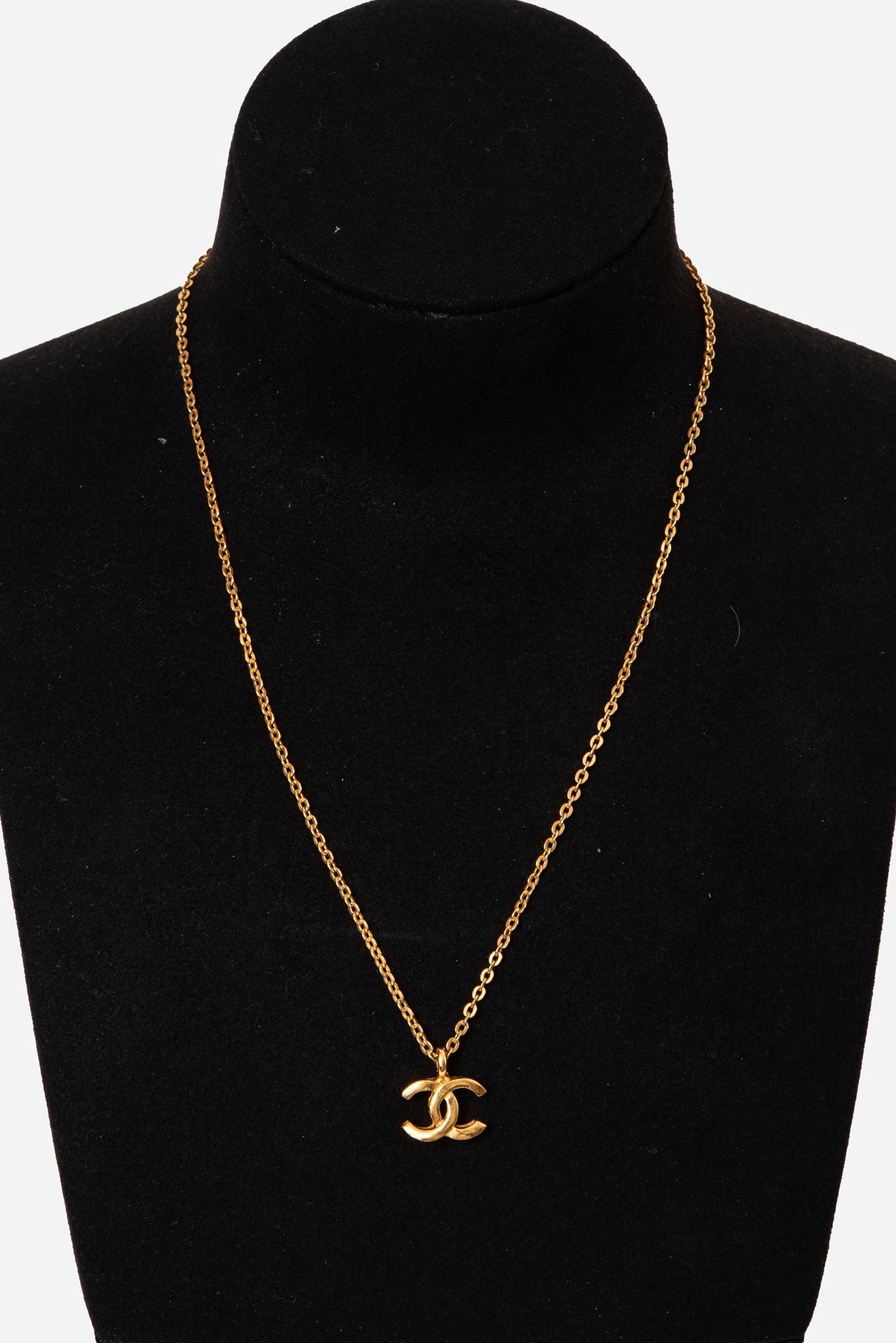 Pre-Owned Chanel CC Gold-Tone Necklace