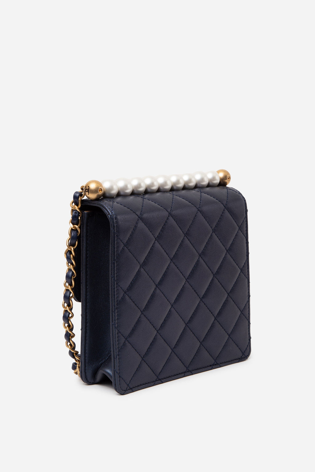 Pre-Owned Chanel 2019 Navy Lambskin Samll Pearl Flap Crossbody Bag