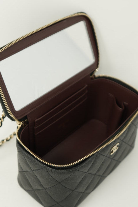 Pre-Owned Chanel 2023-2024 Caviar Long Vanity Case Crossbody
