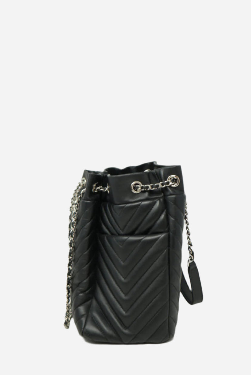 Pre-owned Chanel Black Calfskin Chevron Urban Spirit Bucket Bag