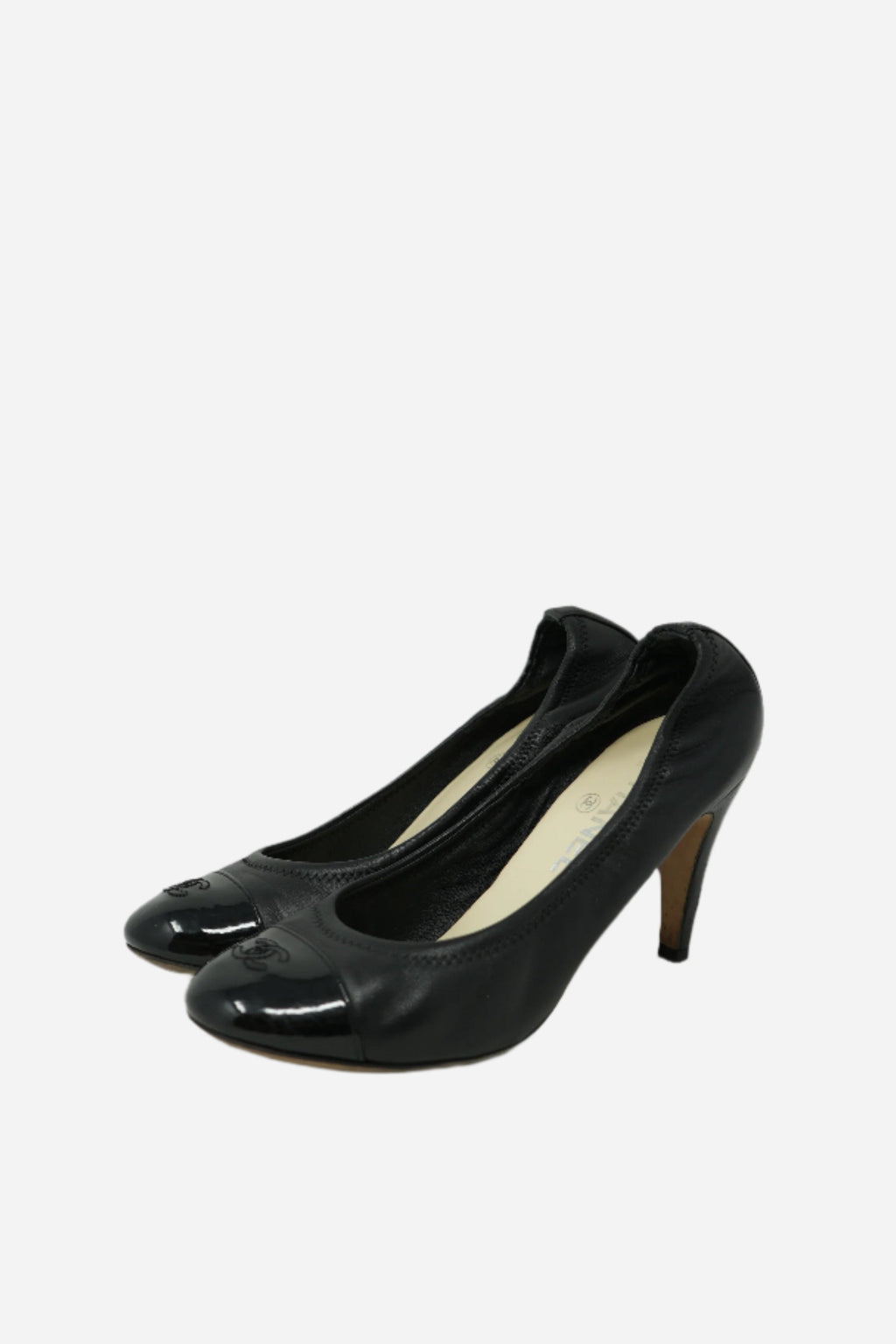 Pre-Owned Chanel Black Pumps Size 38.5