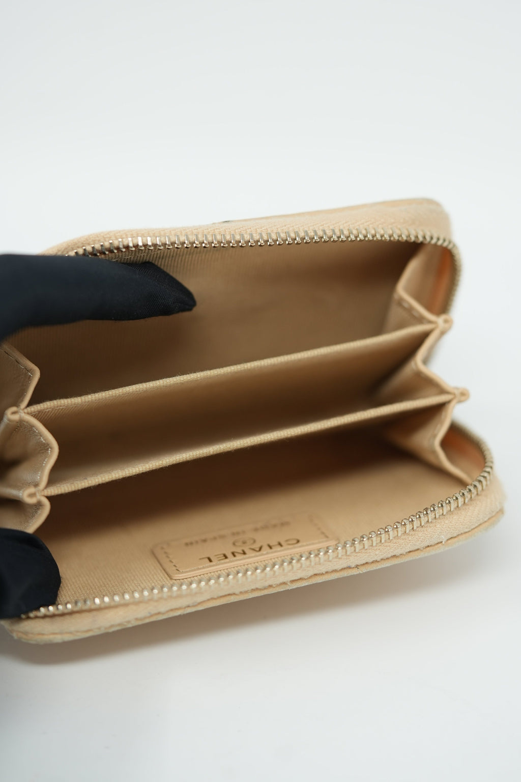 Pre-Owned Chanel Lambskin 19 Card Holder