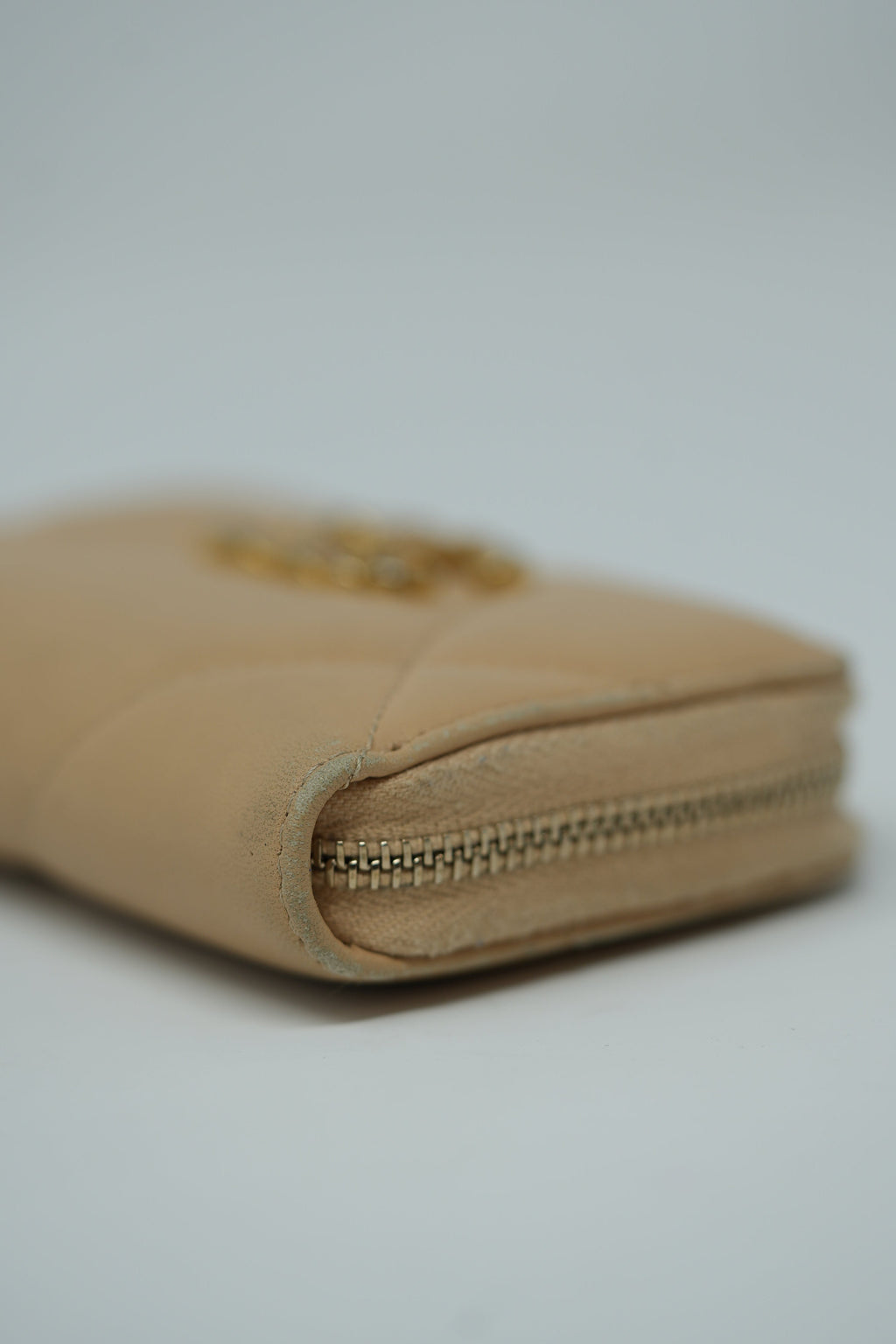 Pre-Owned Chanel Lambskin 19 Card Holder