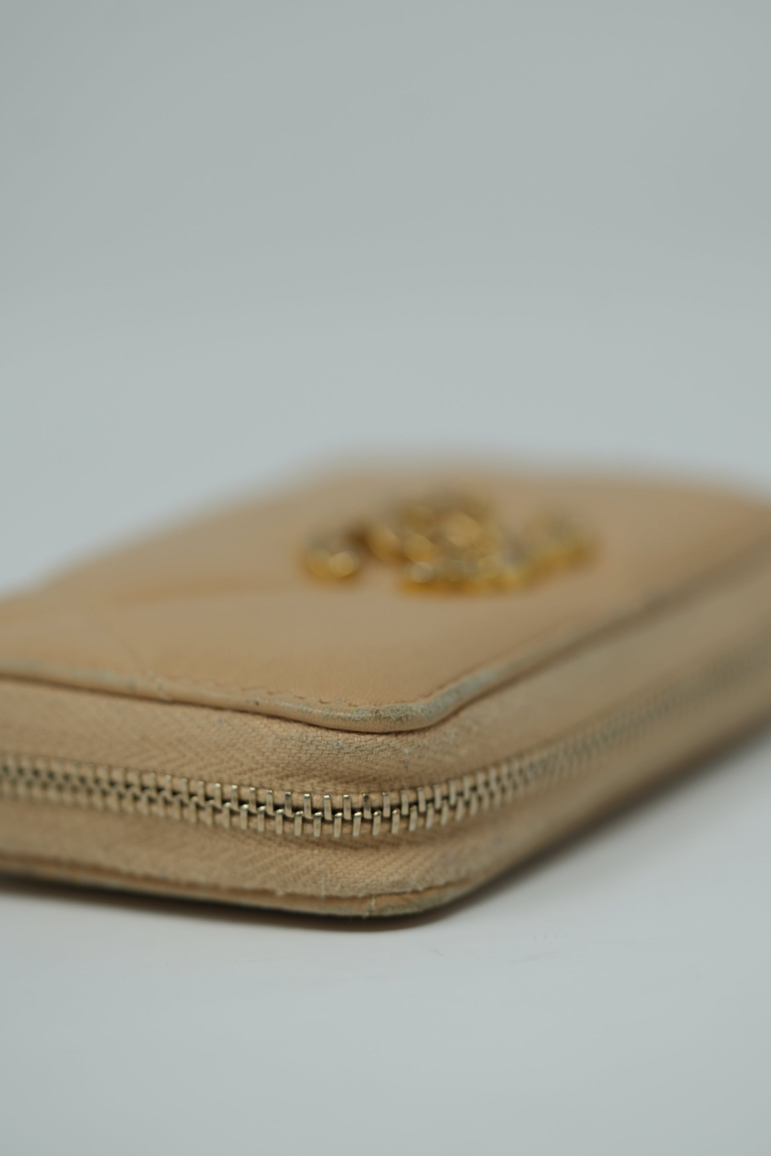 Pre-Owned Chanel Lambskin 19 Card Holder