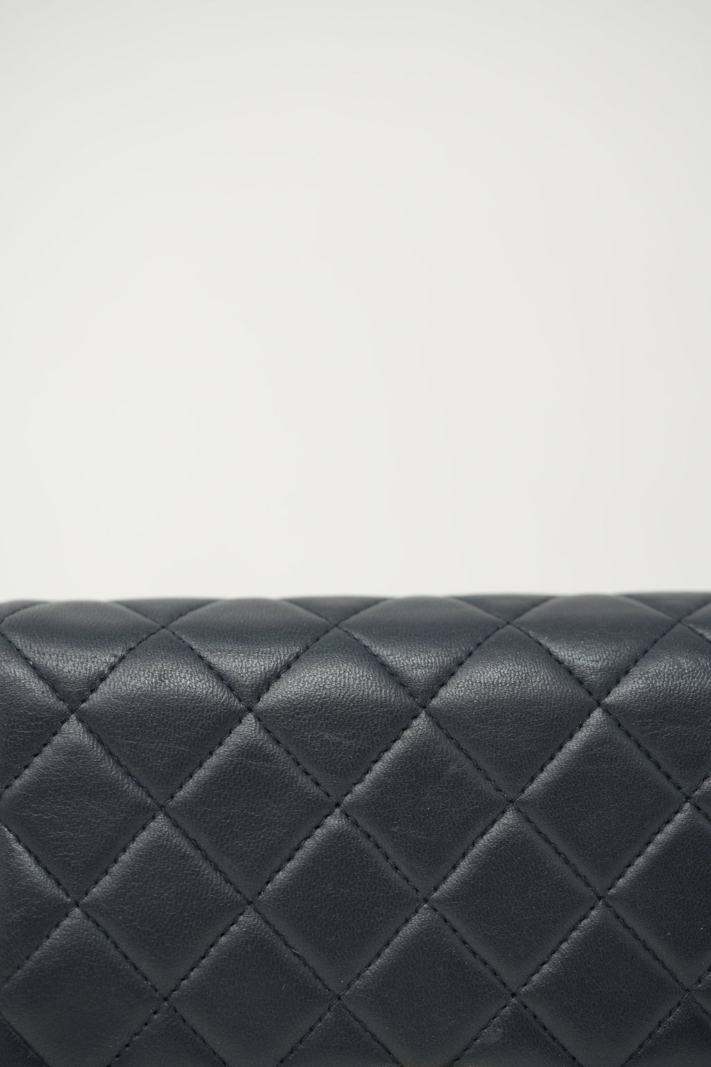 Pre-owned Chanel Navy Lambskin Boy Wallet On Chain - Refurblished