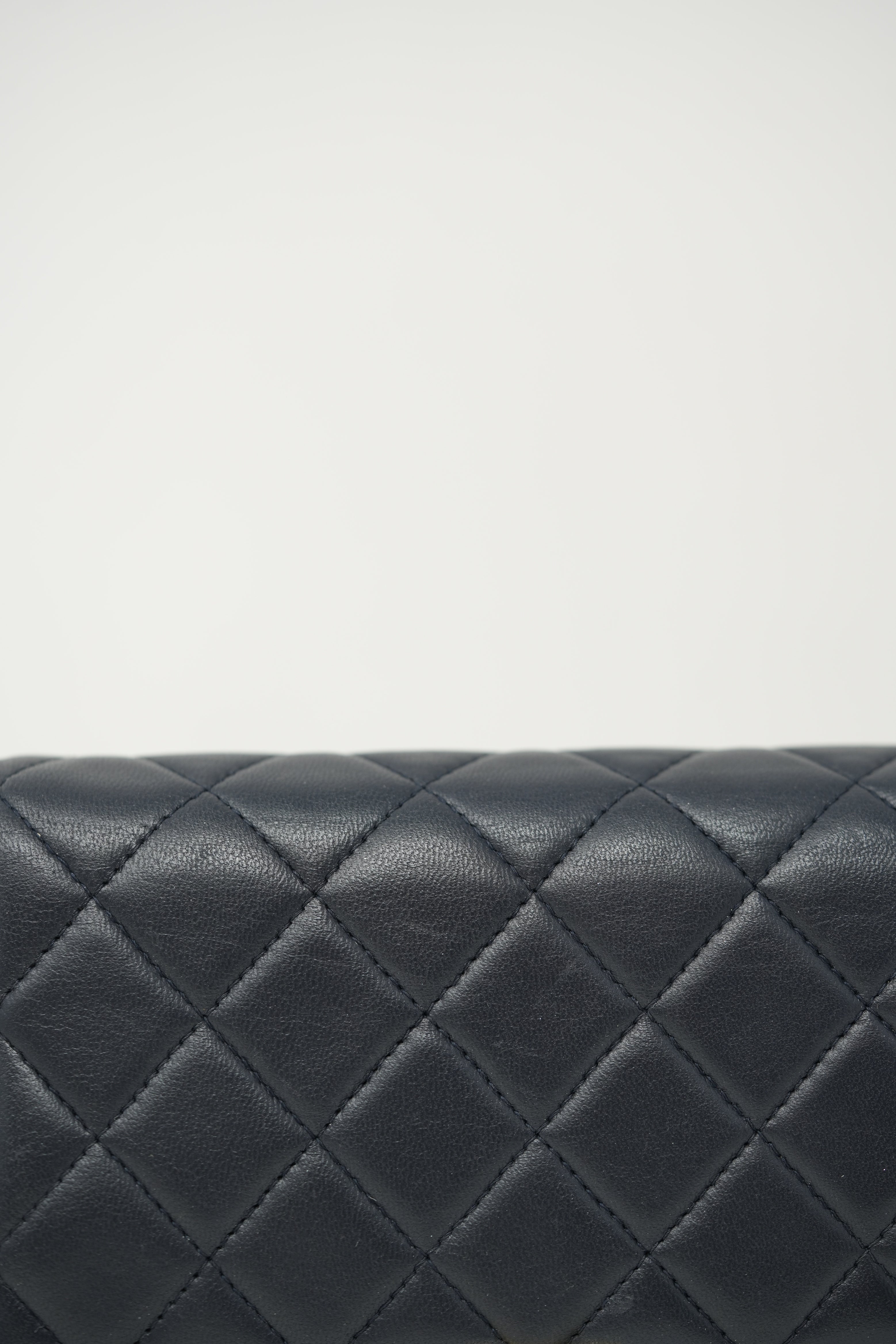 Pre-owned Chanel Navy Lambskin Boy Wallet On Chain - Refurblished