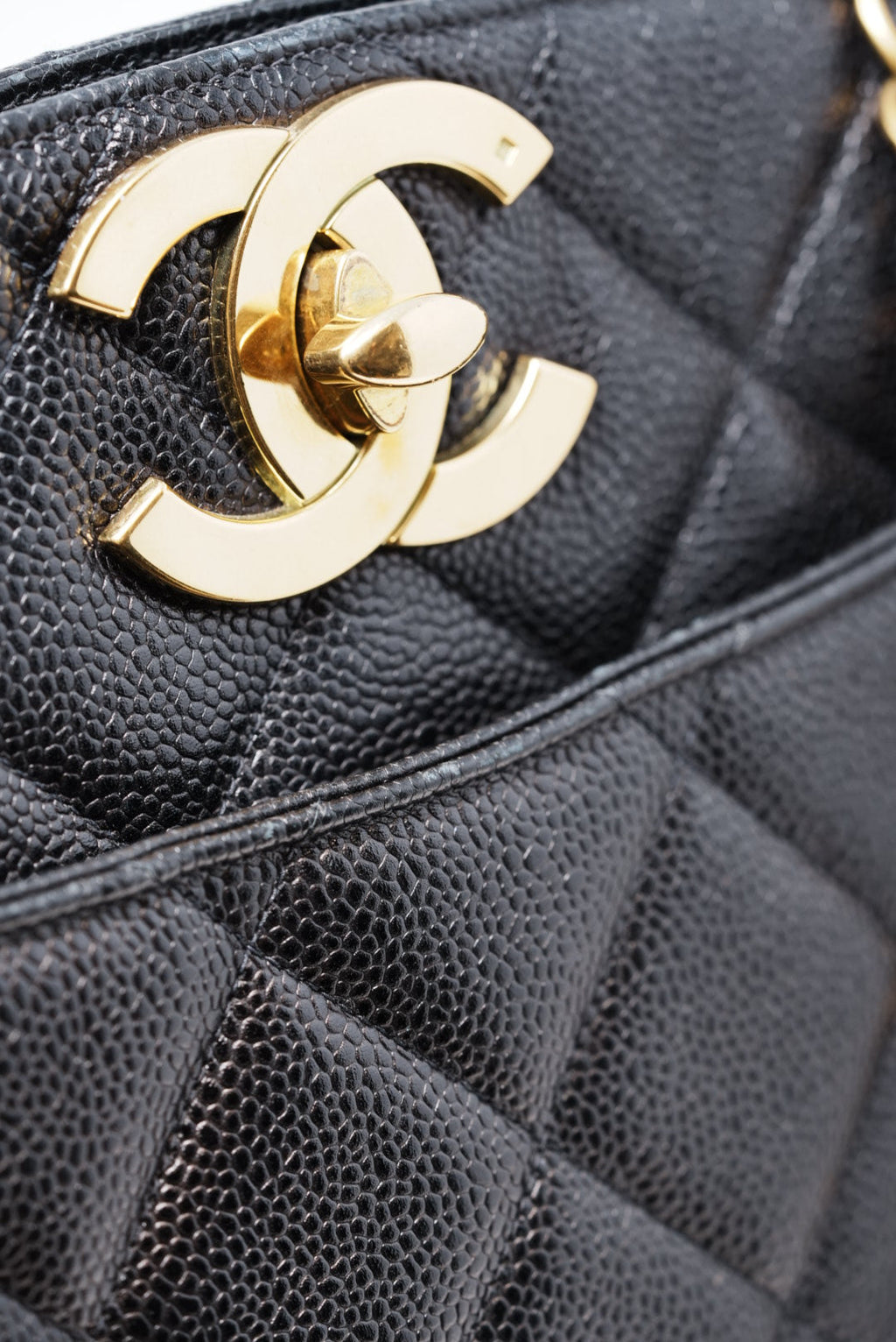 Pre-Owned Chanel 1994-1996 Black Quilted Caviar Tote Bag