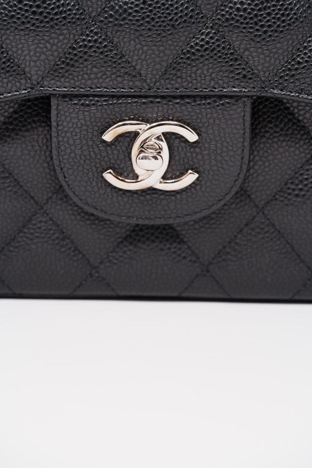 Pre-Owned Chanel Black 2016 Caviar Large Classic Double Flap Bag