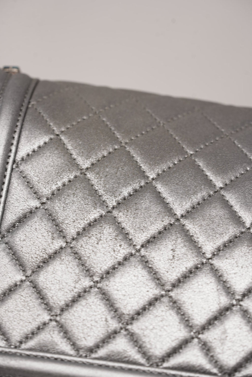 Pre-Owned Chanel Metallic Lambskin Medium Boy Flap 2014-2015