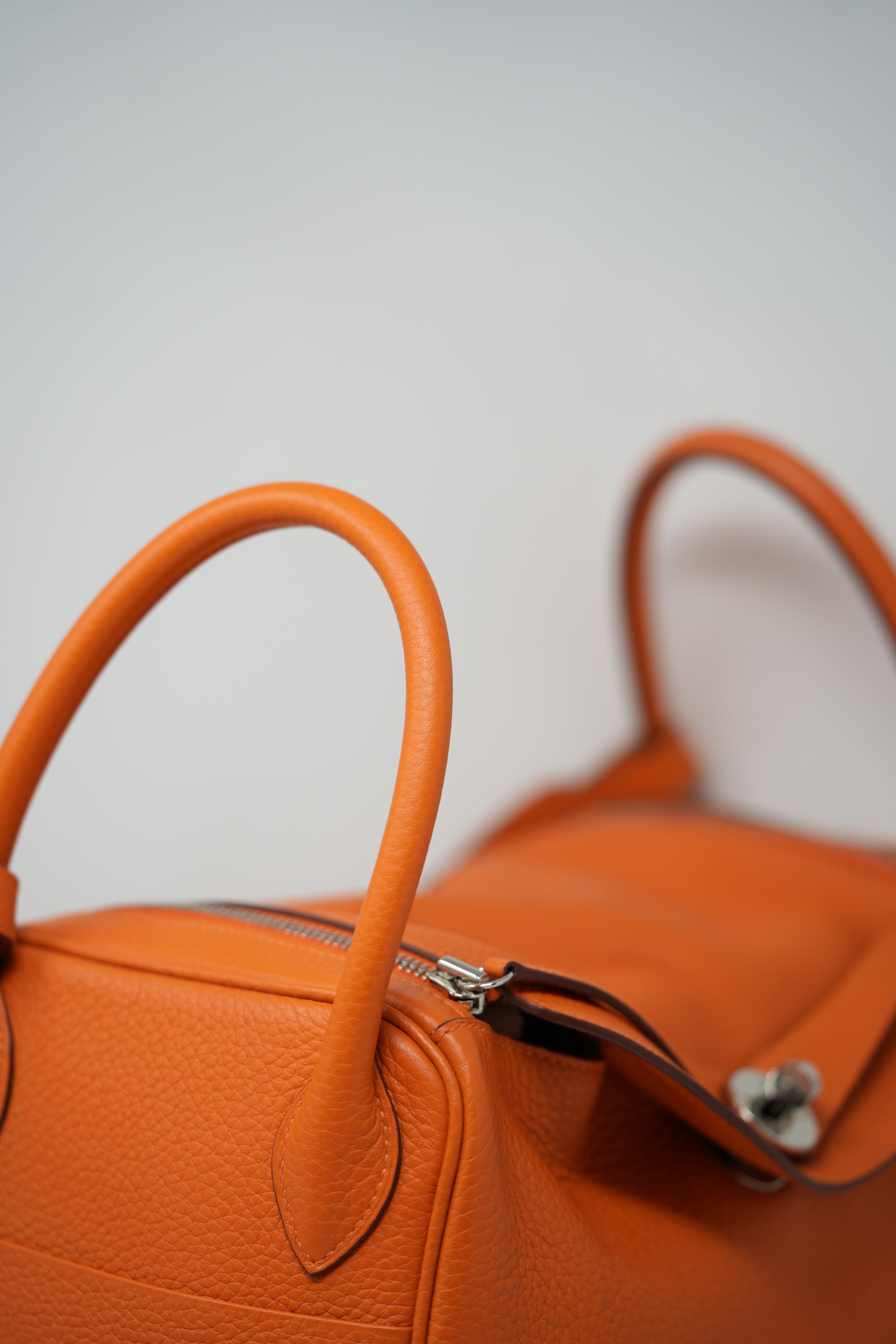 Hermes 2015 Lindy 30 TC Leather Handbag