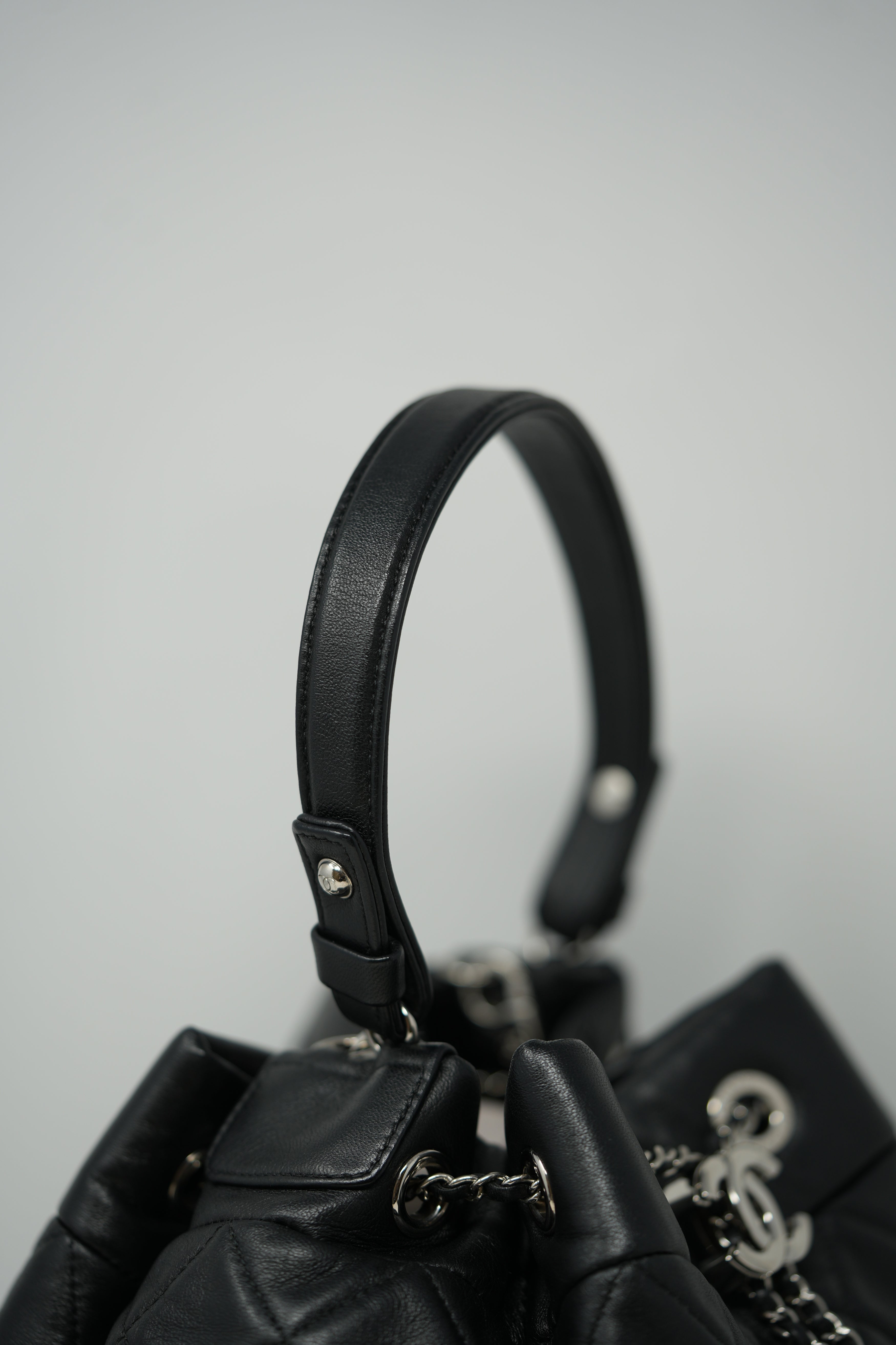 Pre-owned Chanel 2018-2019 Urban Spirit Bucket Bag