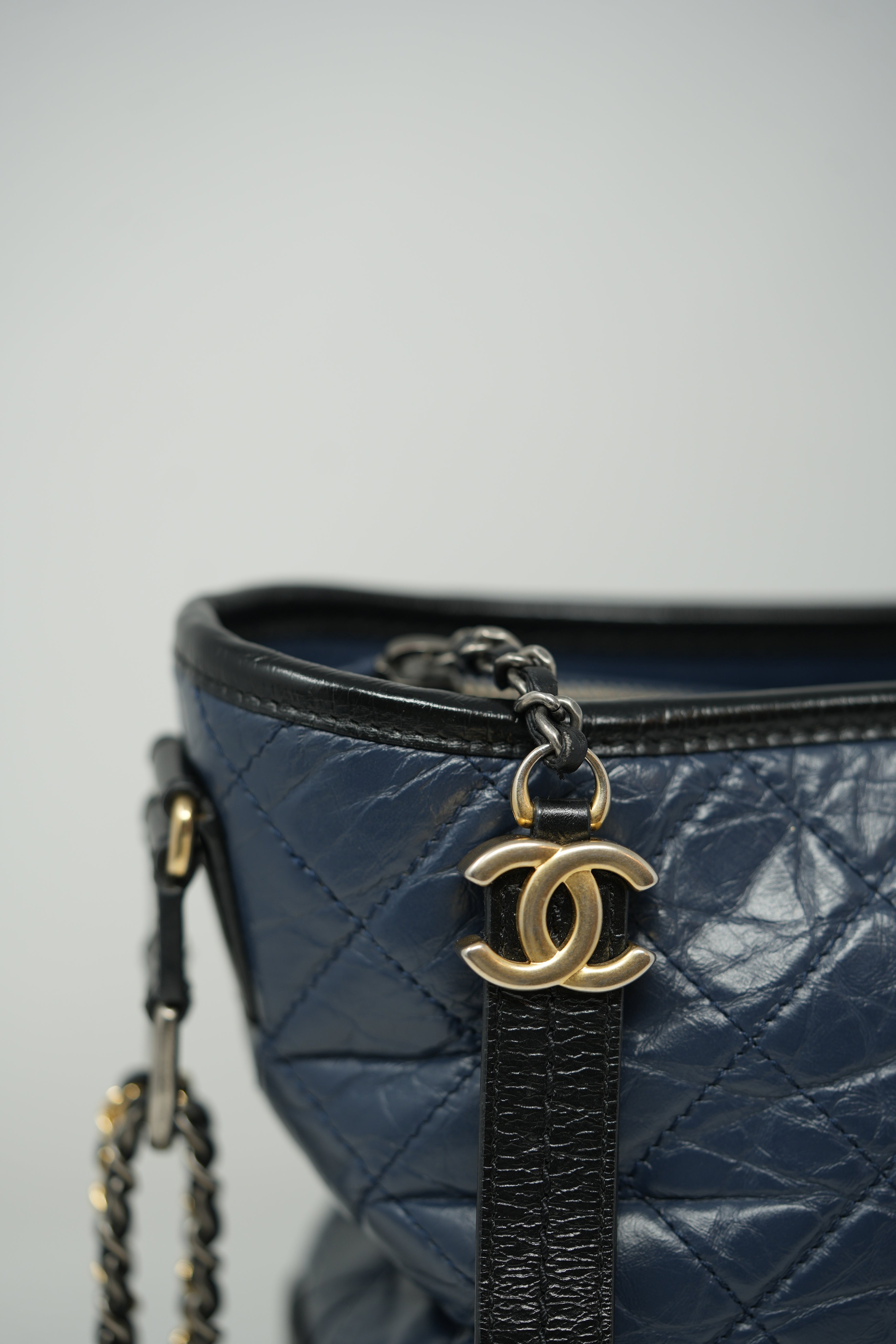 Pre-owned Chanel Gabrielle Hobo Medium Blue