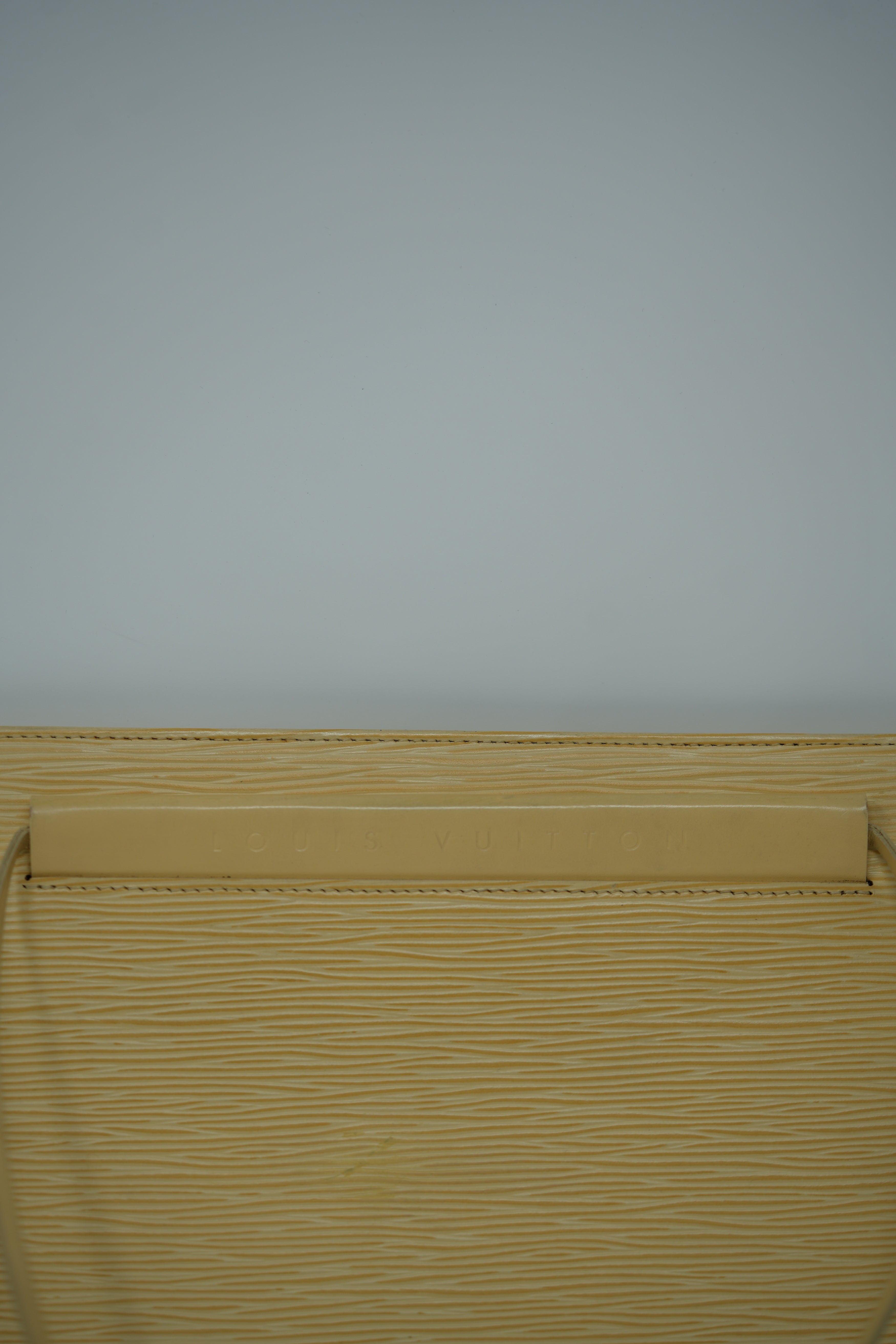 Louis Vuitton 2001 Beige Epi Leather Medium Saint Tropez Bag
