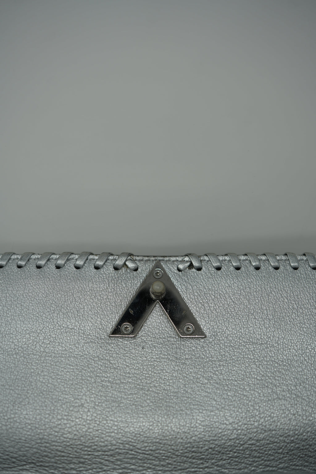 Louis Vuitton 2016 Silver Leather Very Chain Bag