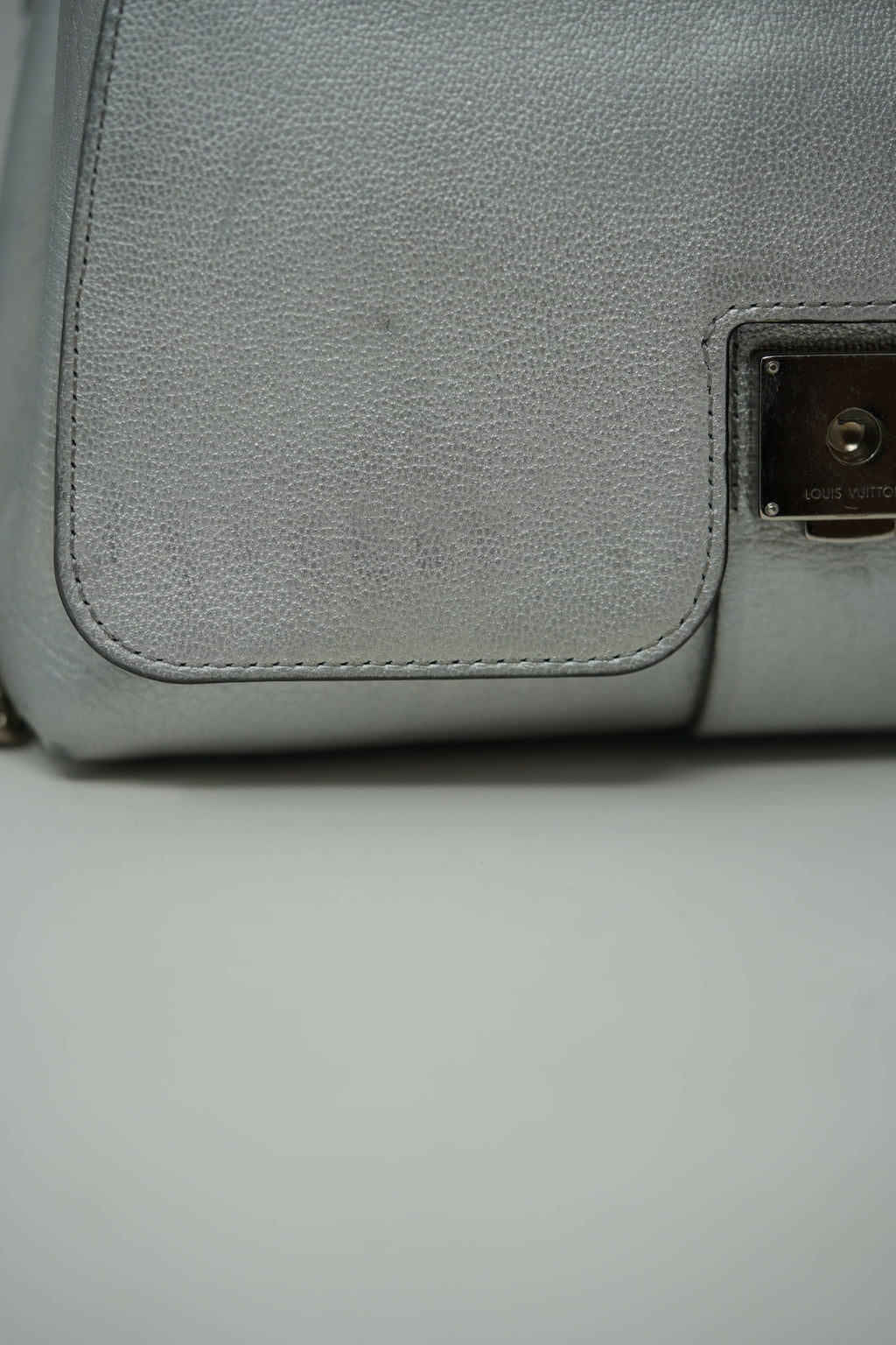 Louis Vuitton 2016 Silver Leather Very Chain Bag