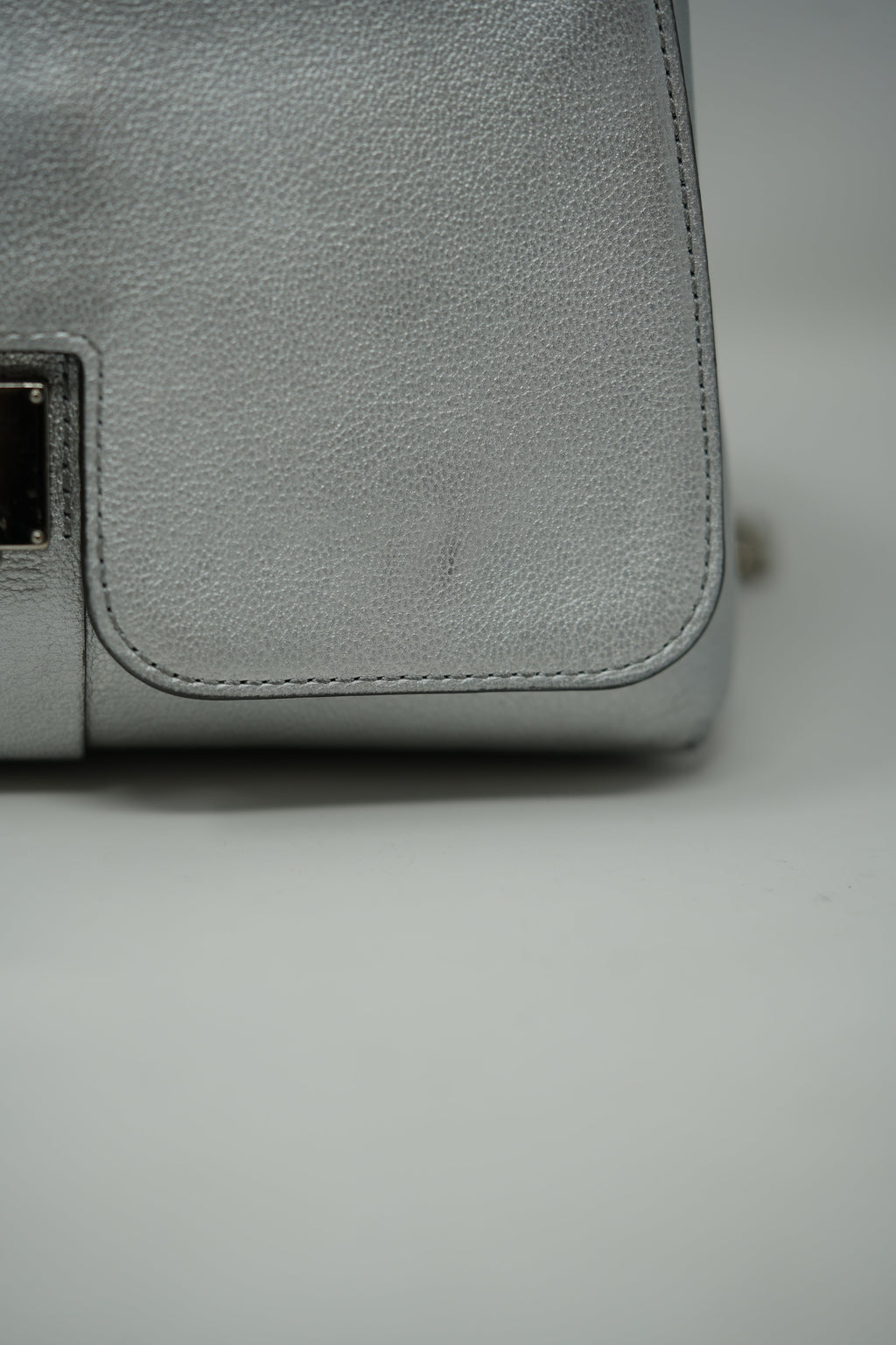 Louis Vuitton 2016 Silver Leather Very Chain Bag