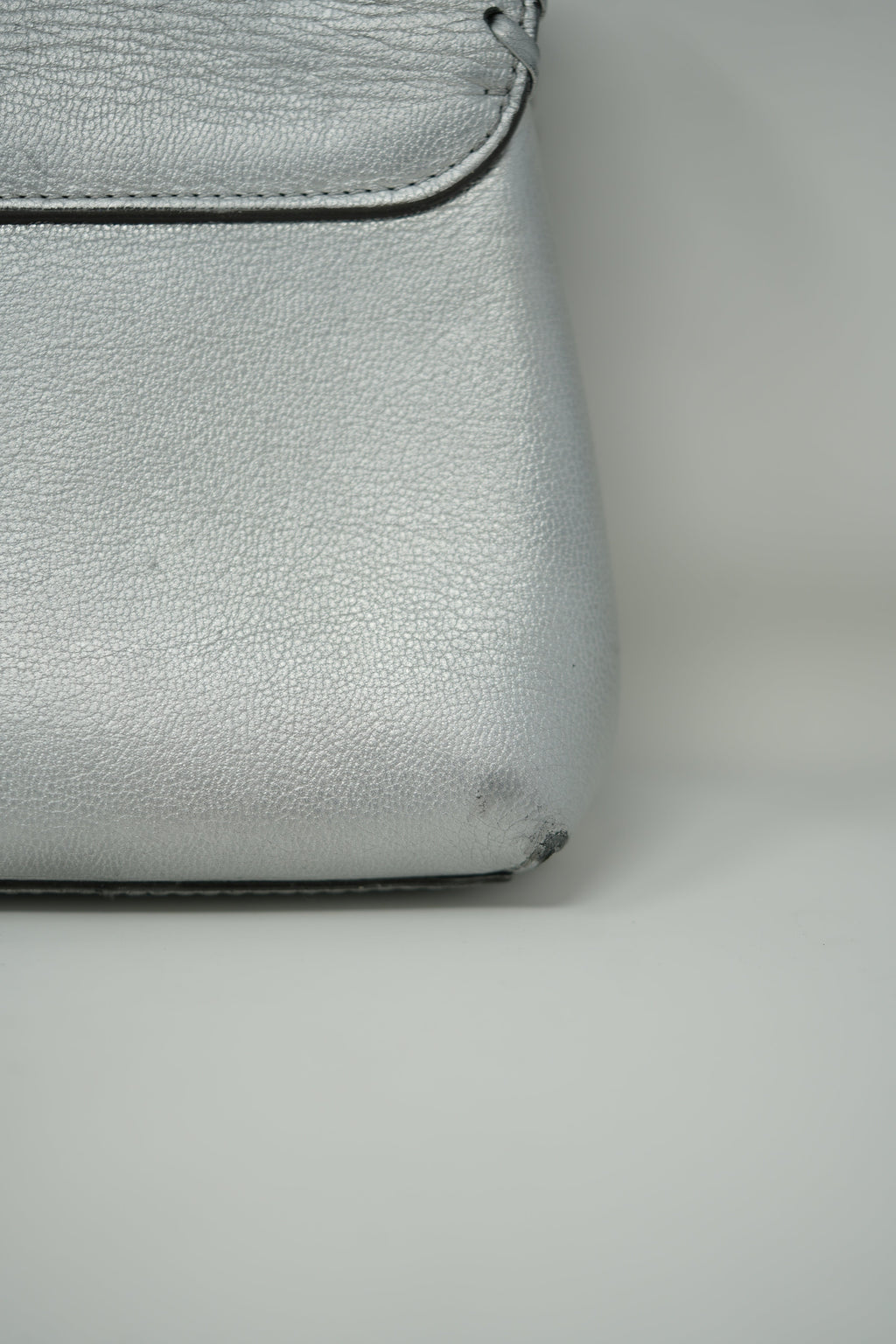 Louis Vuitton 2016 Silver Leather Very Chain Bag