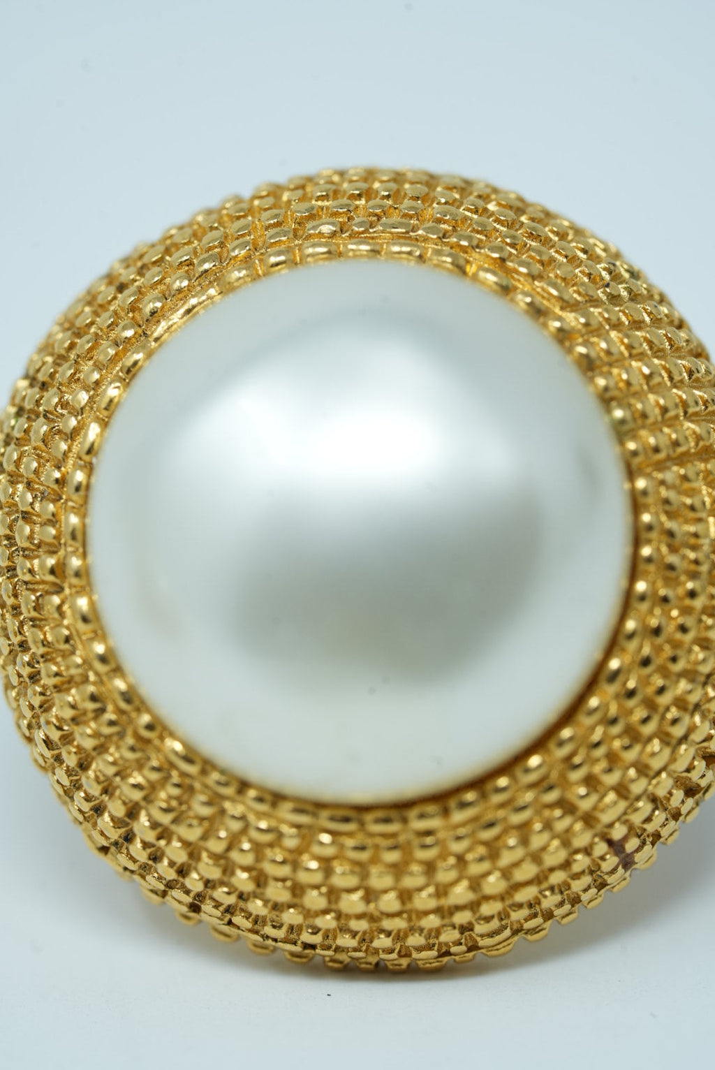 Pre-Owned Chanel Faux Pearl Button Earrings Clip-On