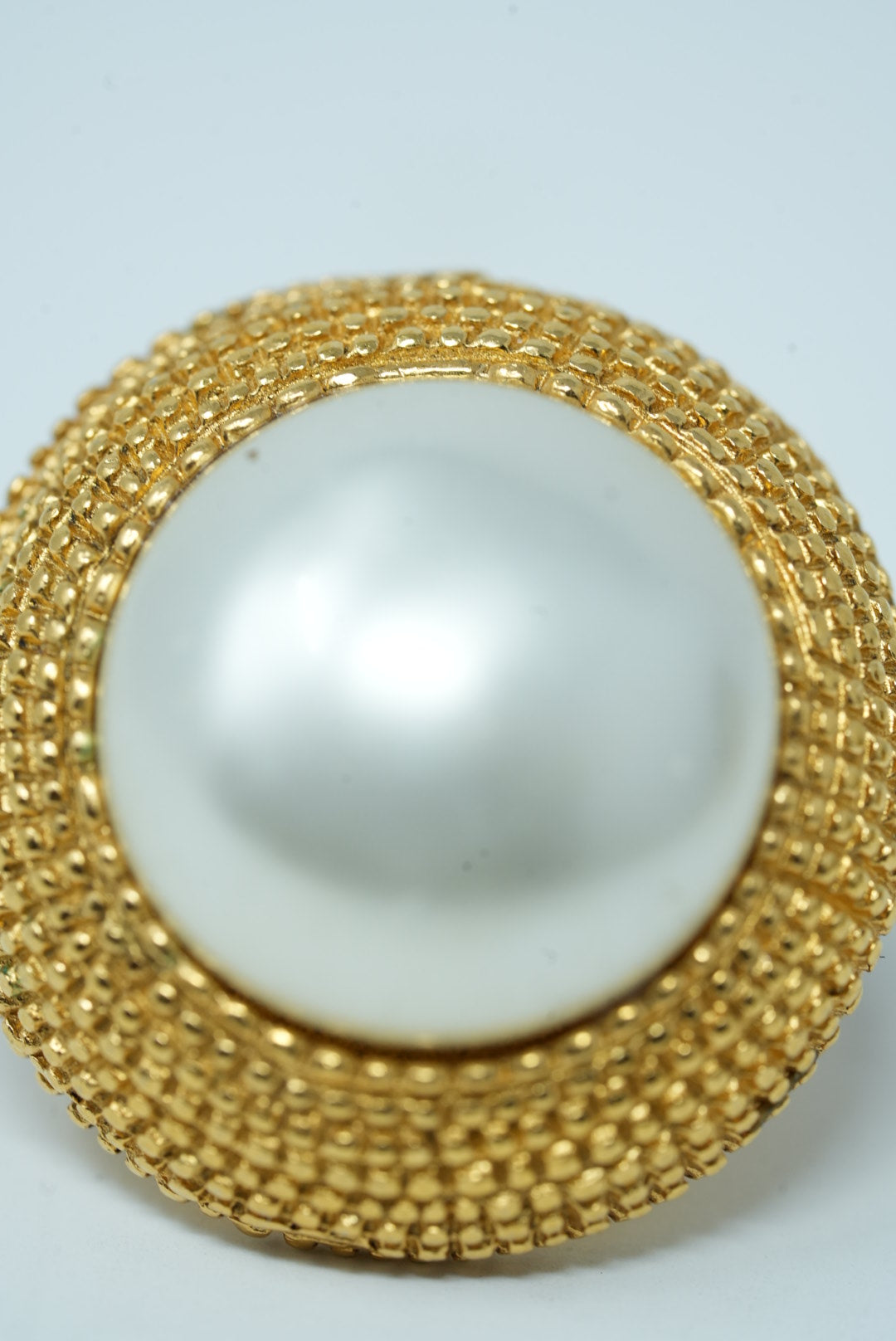 Pre-Owned Chanel Faux Pearl Button Earrings Clip-On
