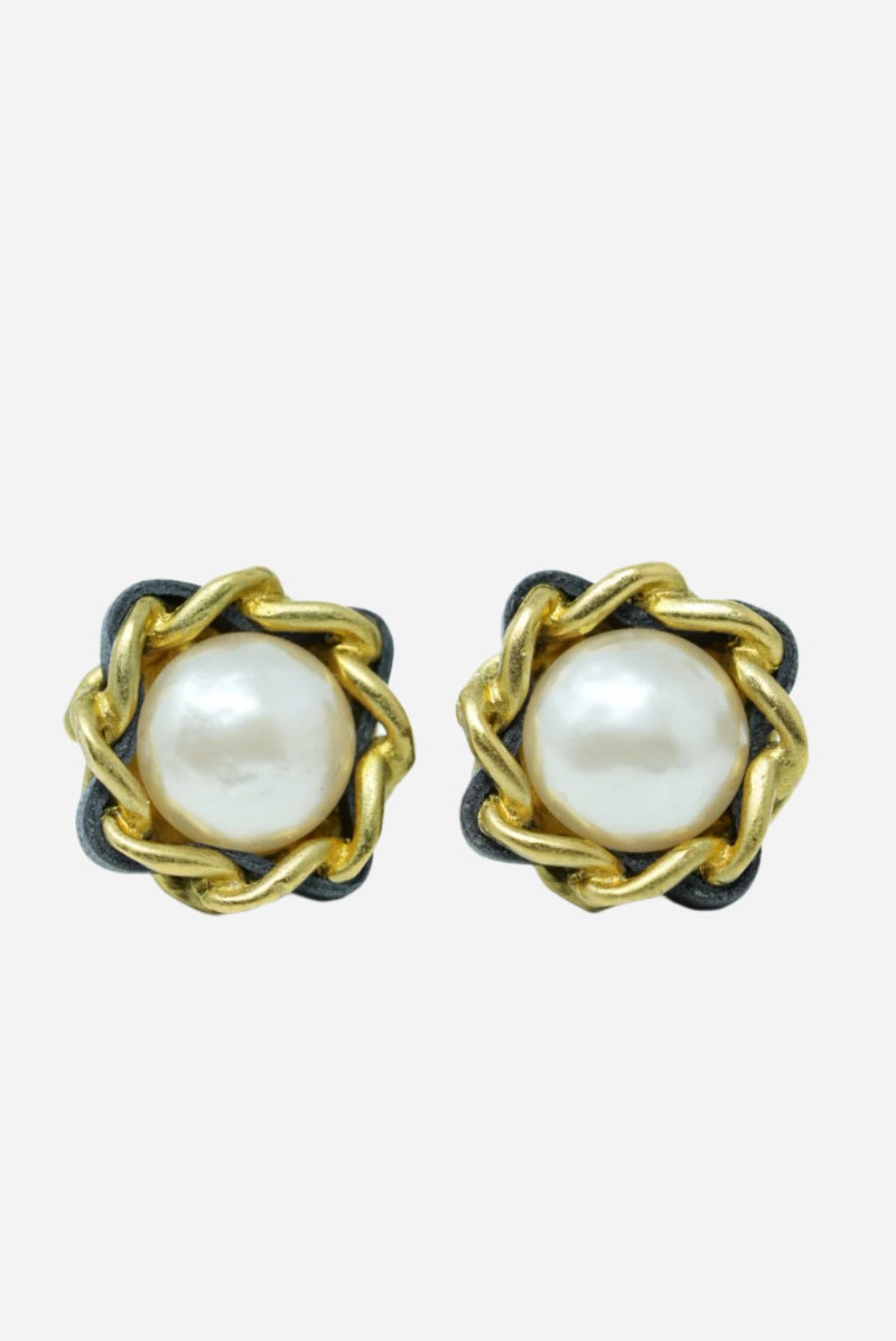 Pre-Owned Chanel 1994 Pearl Flower Earrings Clip-On