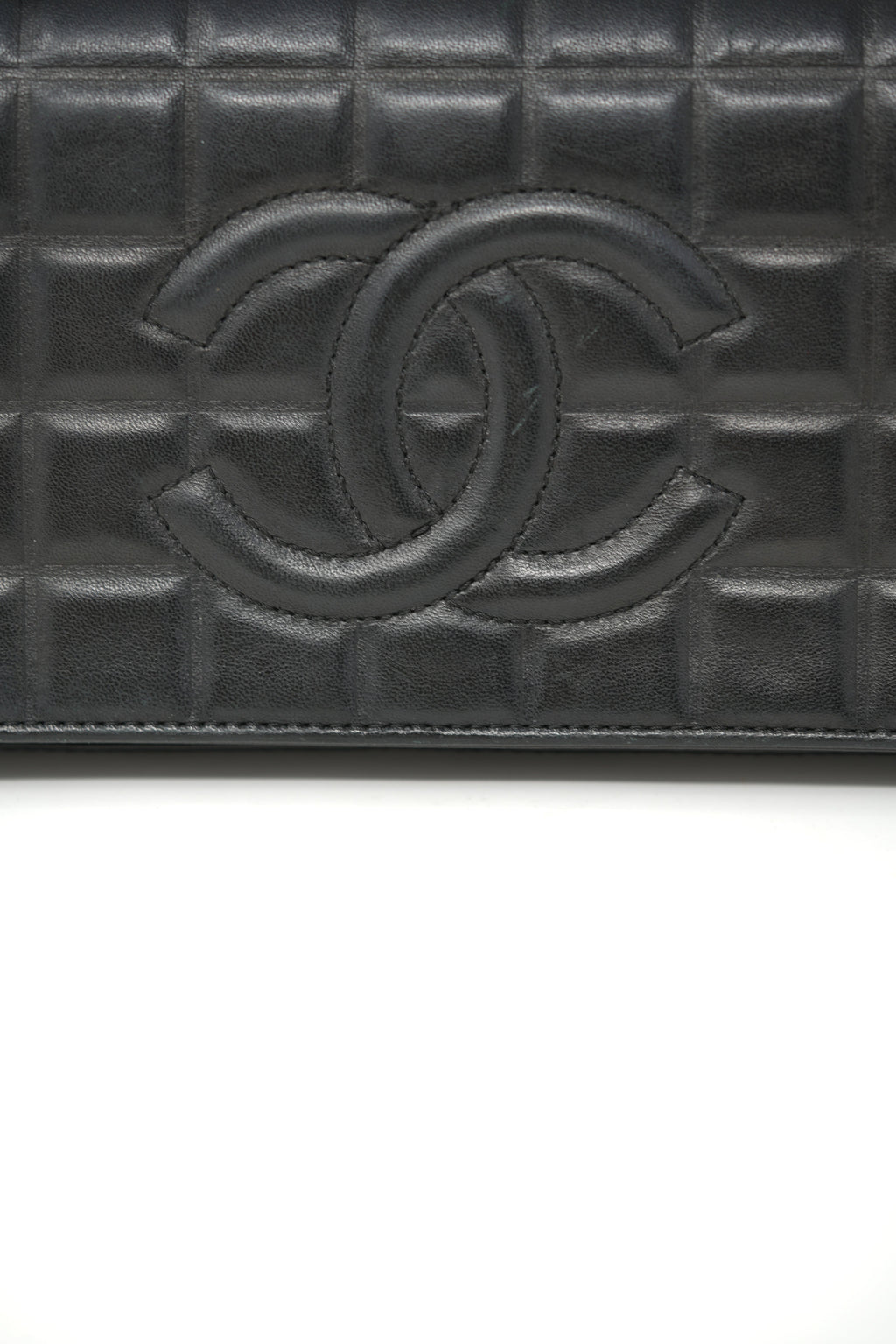 Pre-Owned 2003–2004 Chanel Black Calfskin/Lambskin Chocolate Bar Shoulder Bag