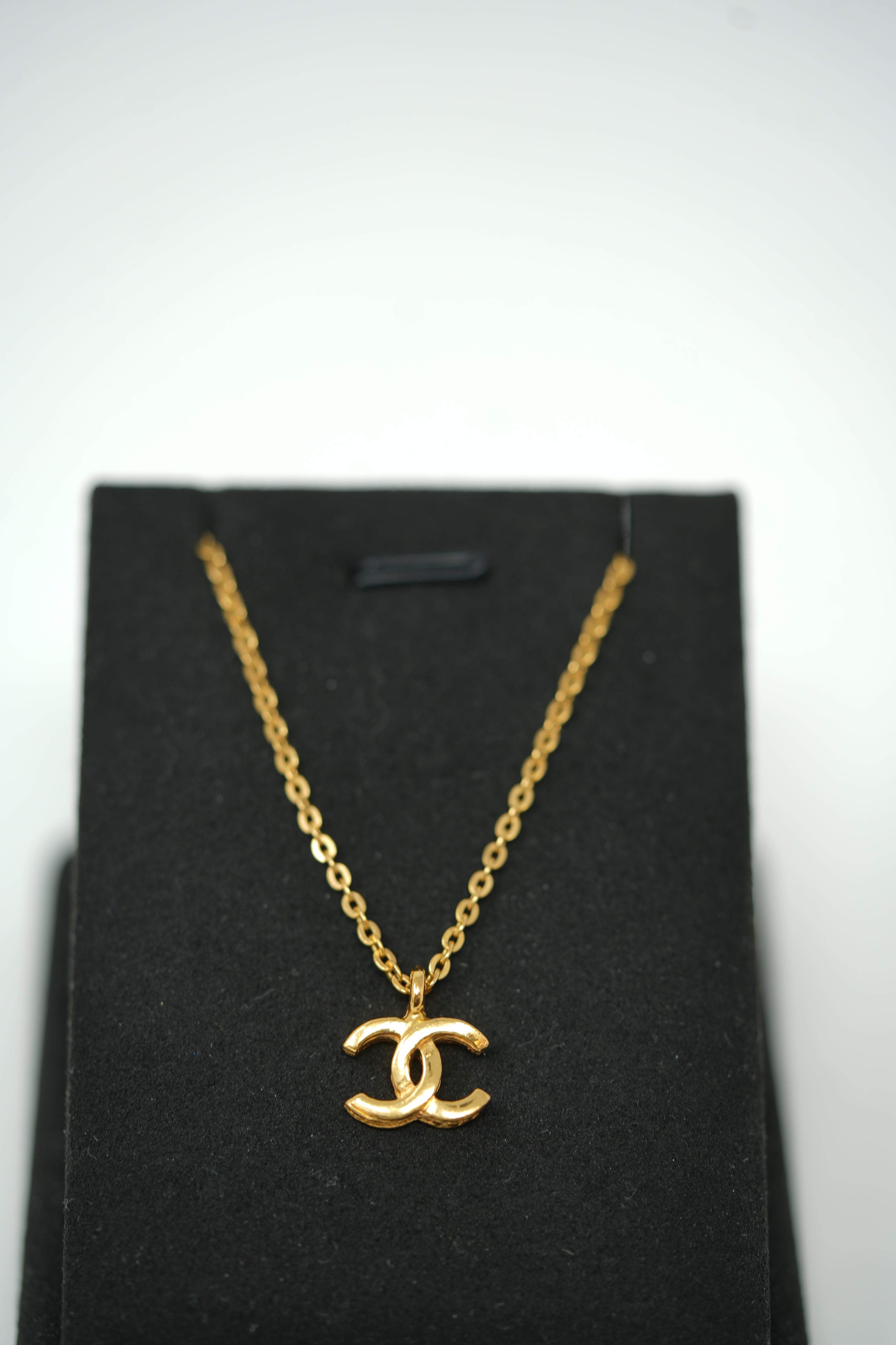Pre-Owned Chanel CC Gold-Tone Necklace