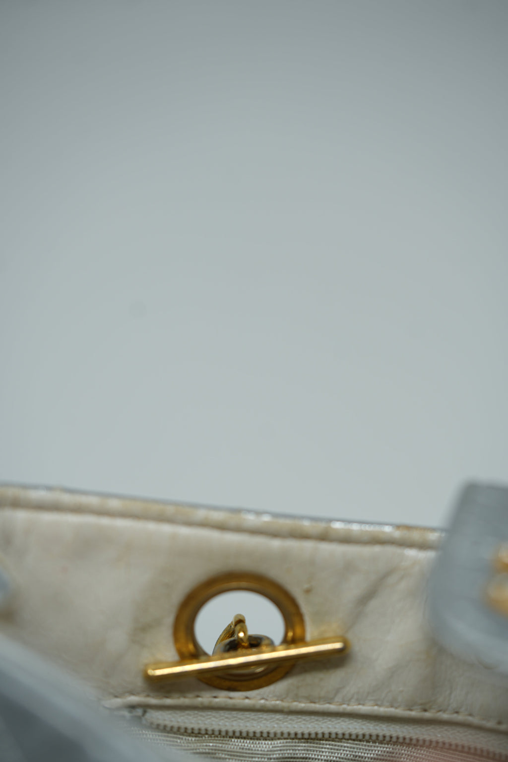 Pre-Owned Chanel 1986–1988 Silver Lambskin Quilted Shoulder Bag