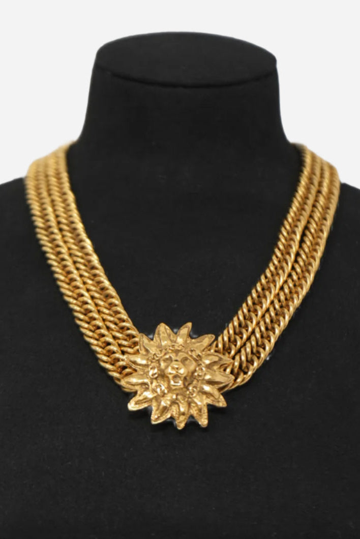 Pre-Owned Chanel 90's Gold-Tone Lion Double Chain Choker