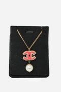 Pre-Owned Chanel 2013 Pink Faux Pearl CC Logo Necklace