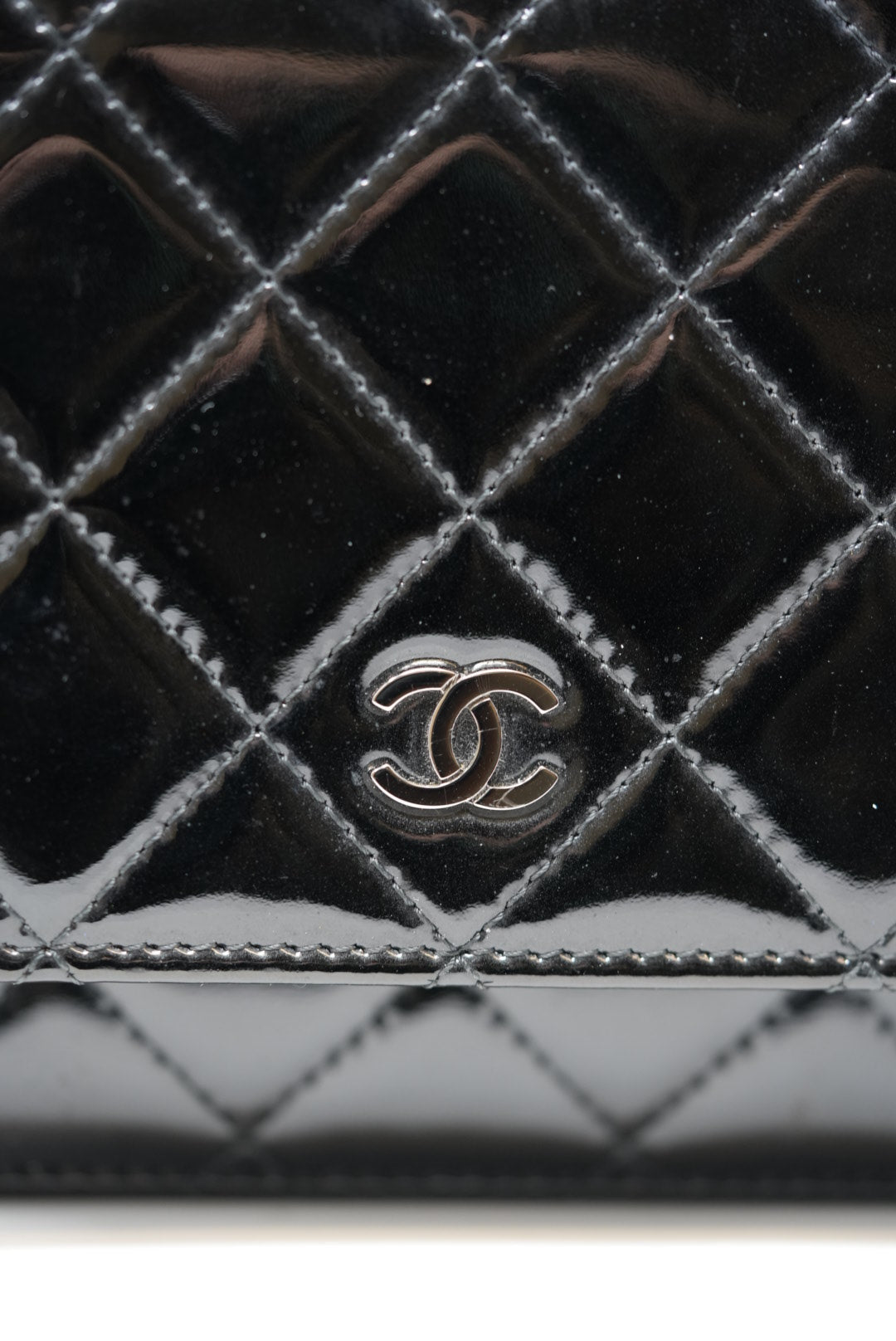 Pre-Owned Chanel 2014 Black Patent Wallet on Chain