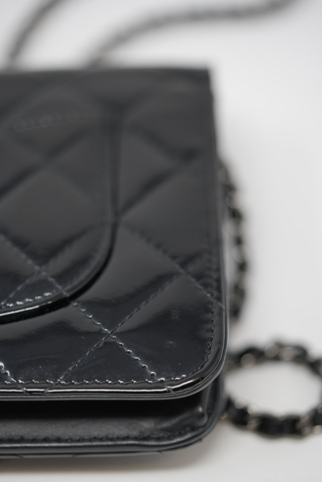 Pre-Owned Chanel 2014 Black Patent Wallet on Chain