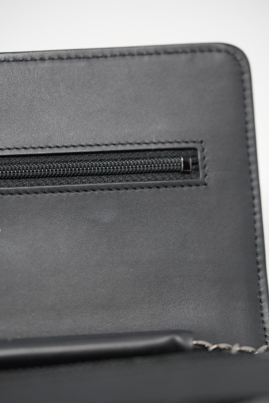 Pre-Owned Chanel 2014 Black Patent Wallet on Chain