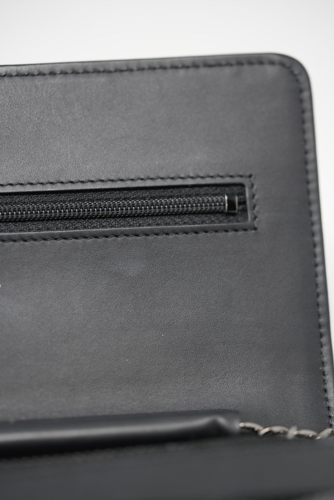 Pre-Owned Chanel 2014 Black Patent Wallet on Chain