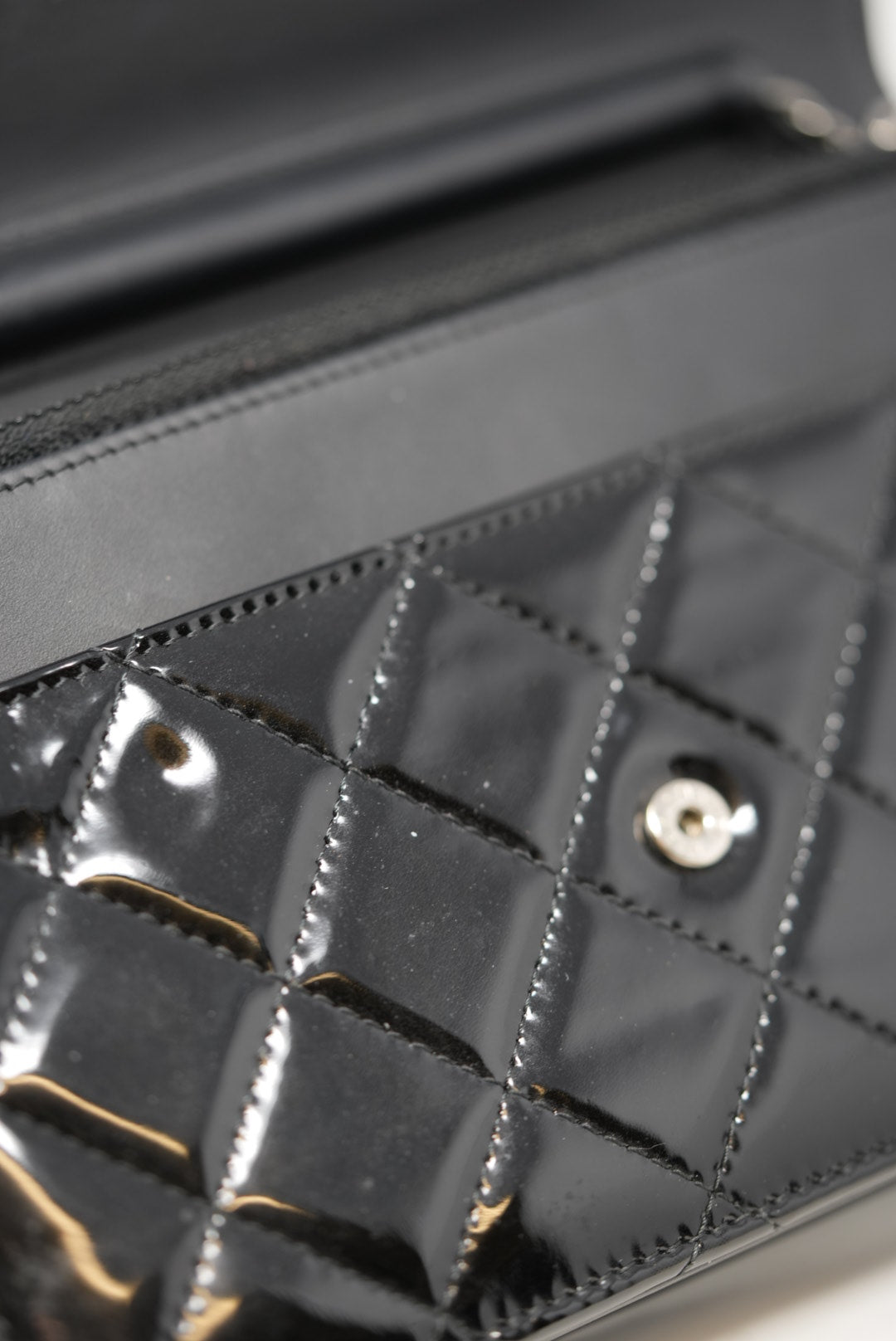 Pre-Owned Chanel 2014 Black Patent Wallet on Chain