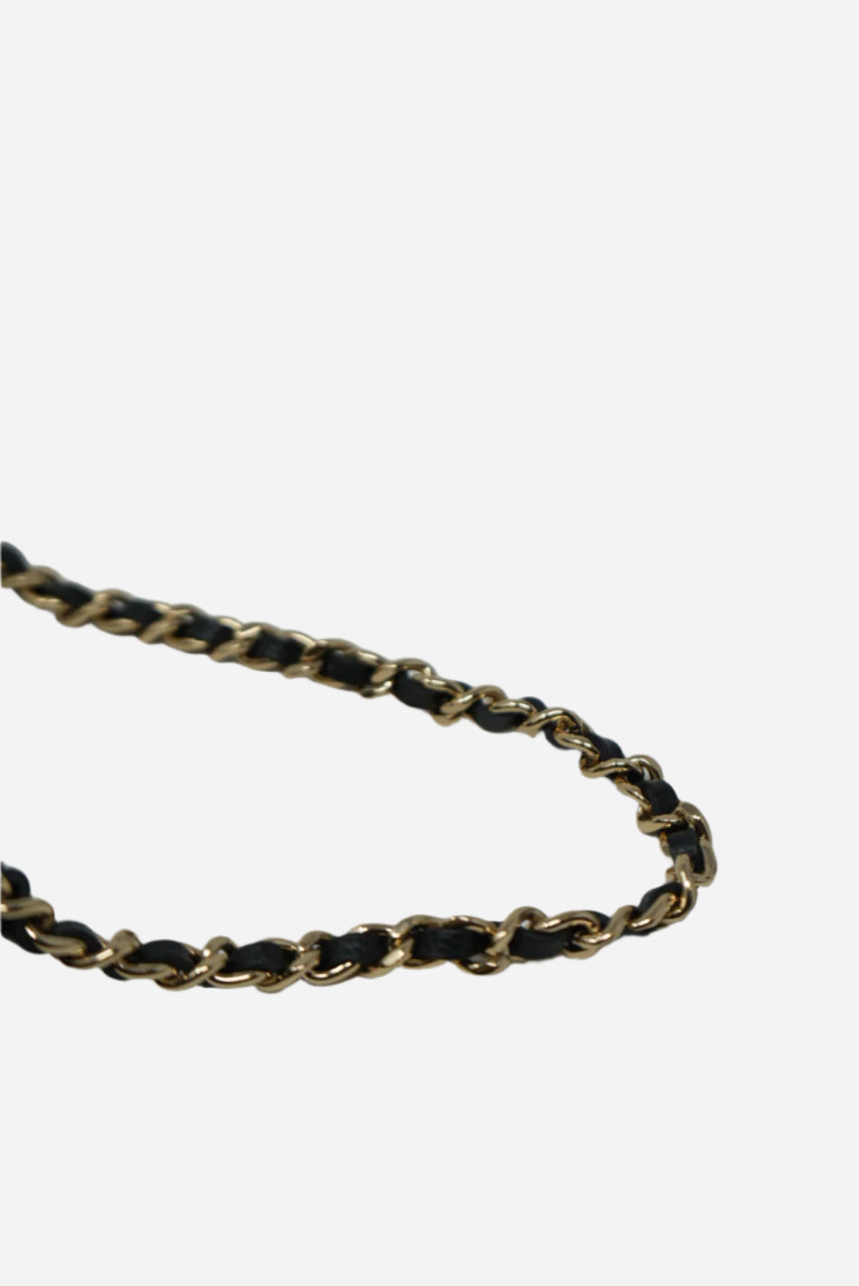 Pre-Owned Chanel 2019 Black Caviar Round Clutch With Chain