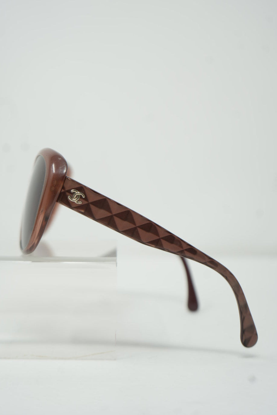Pre-Owned Chanel Brown Acrylic Sunglasses