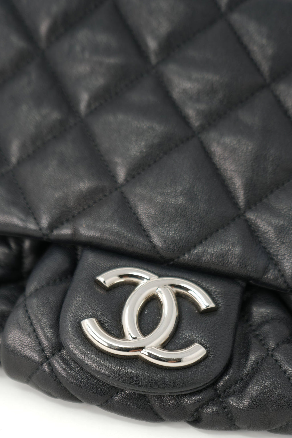 Pre-Owned Chanel 2011-2012 Black Washed Lambskin Quilted Large Chain Around Bag