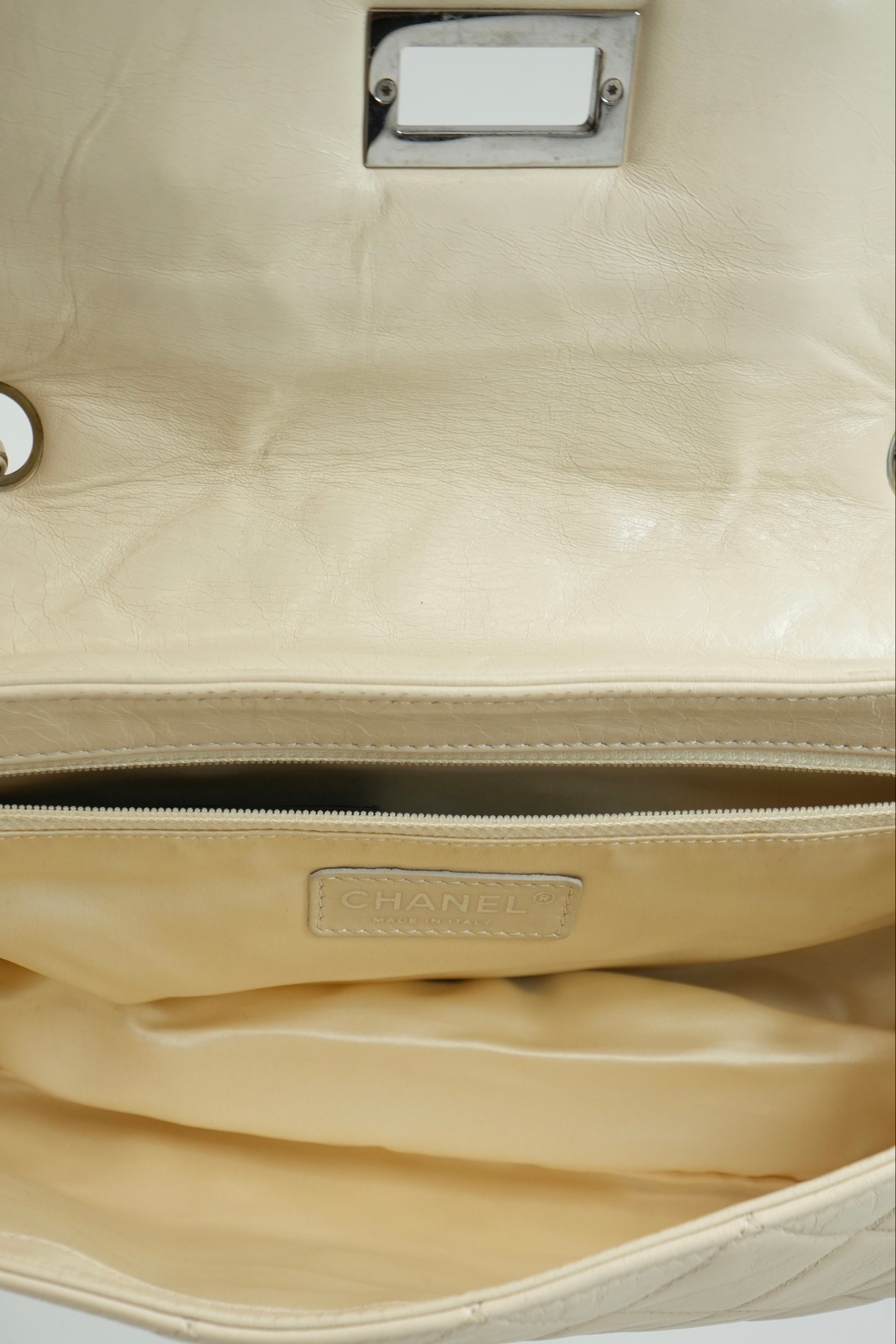 Pre-Owned Chanel 2008-2009 East West Mademoiselle Flap Bag Cream
