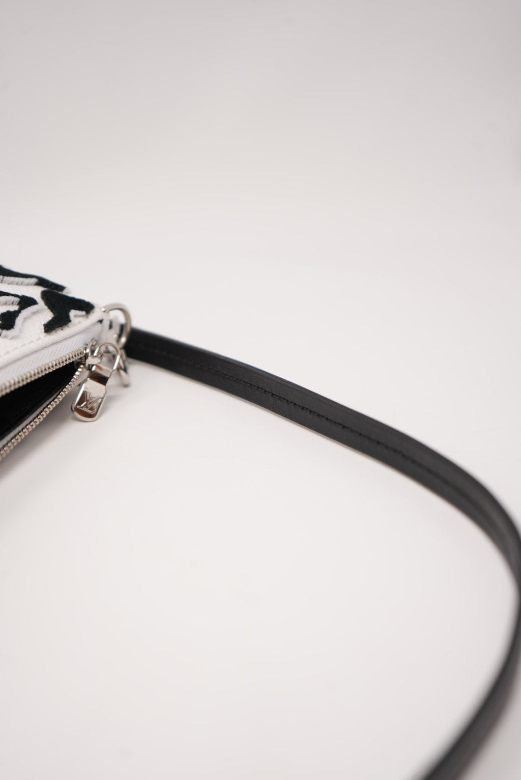 Louis Vuitton X Urs Fischer 2020 White/black Pochette Accessoires